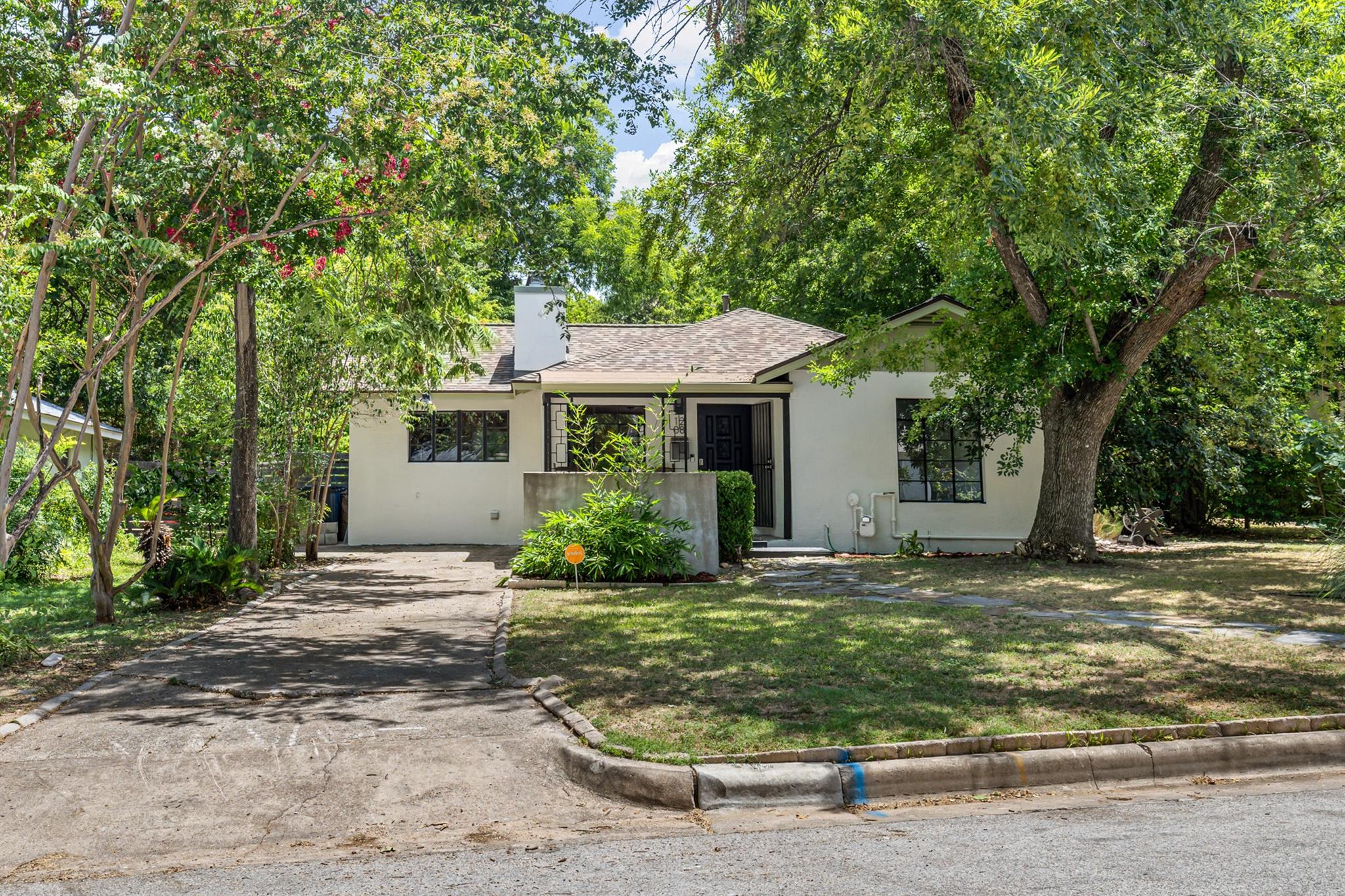 1208 Fairwood RD — photo 4