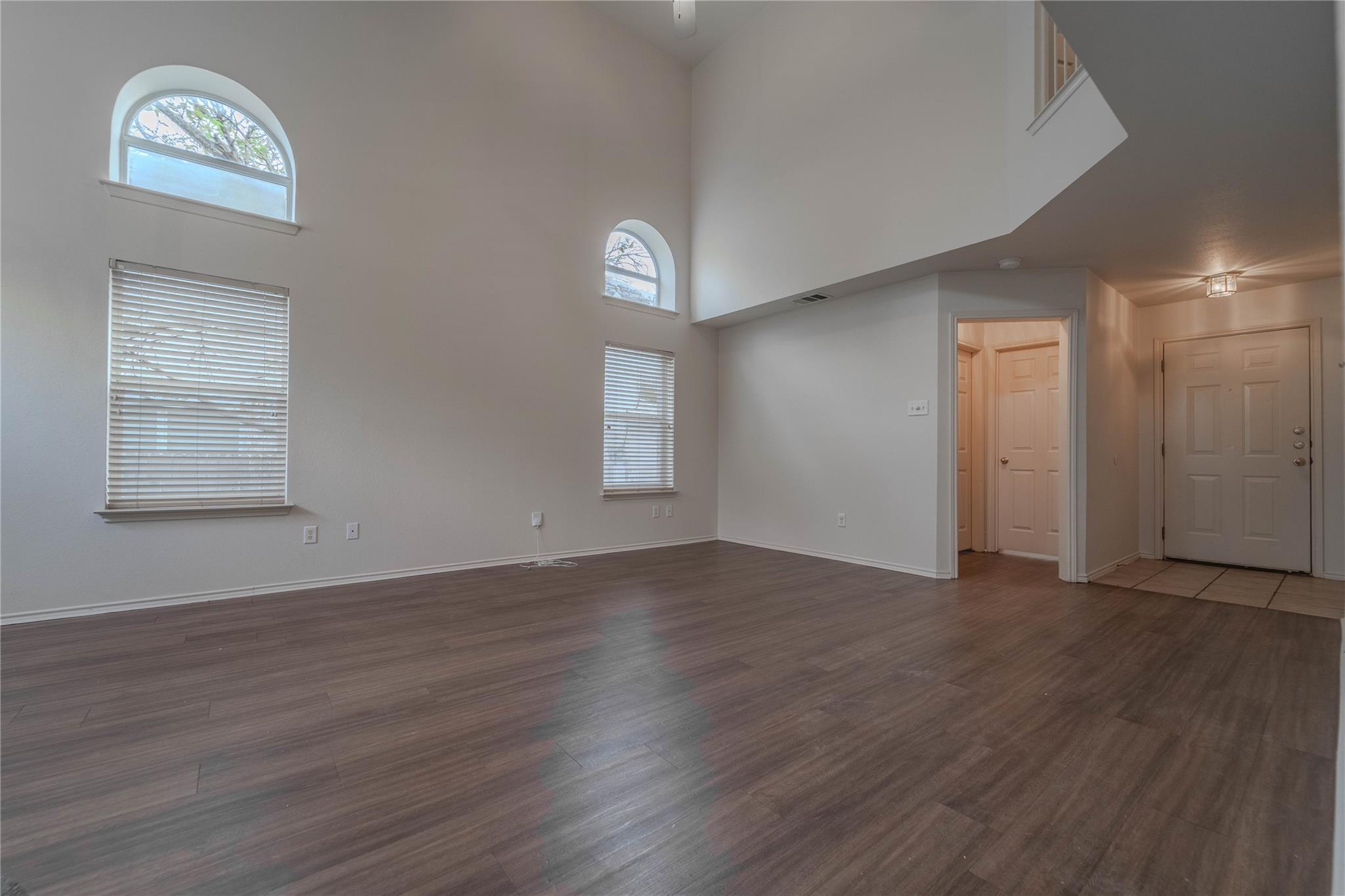17303 Orwell LN — photo 4
