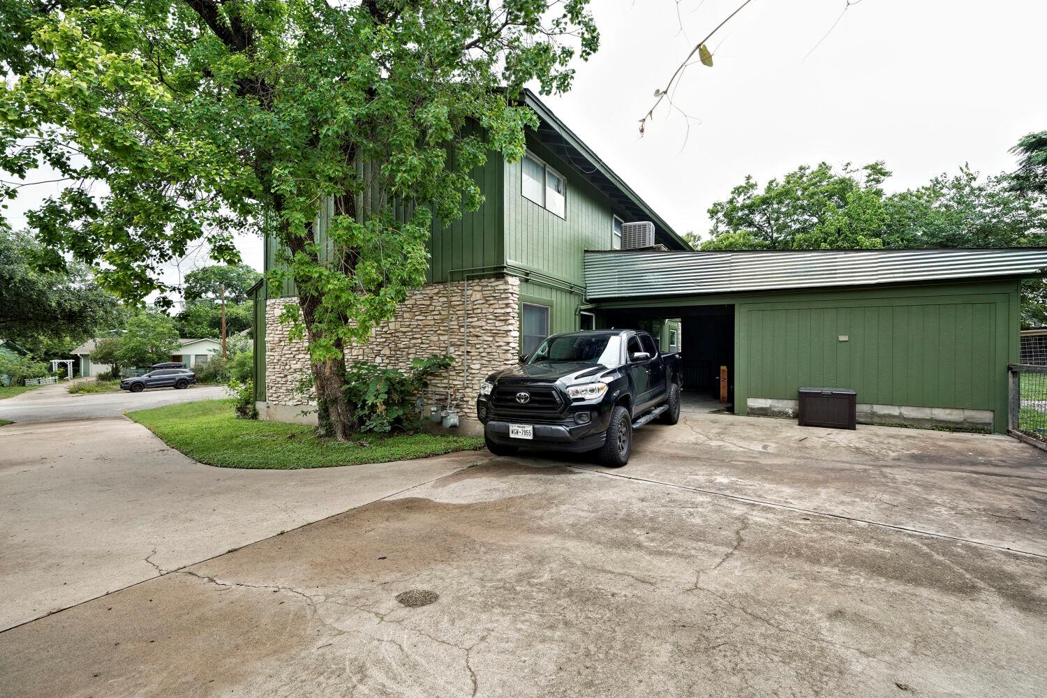 903 Aurora CIR #B — photo 4