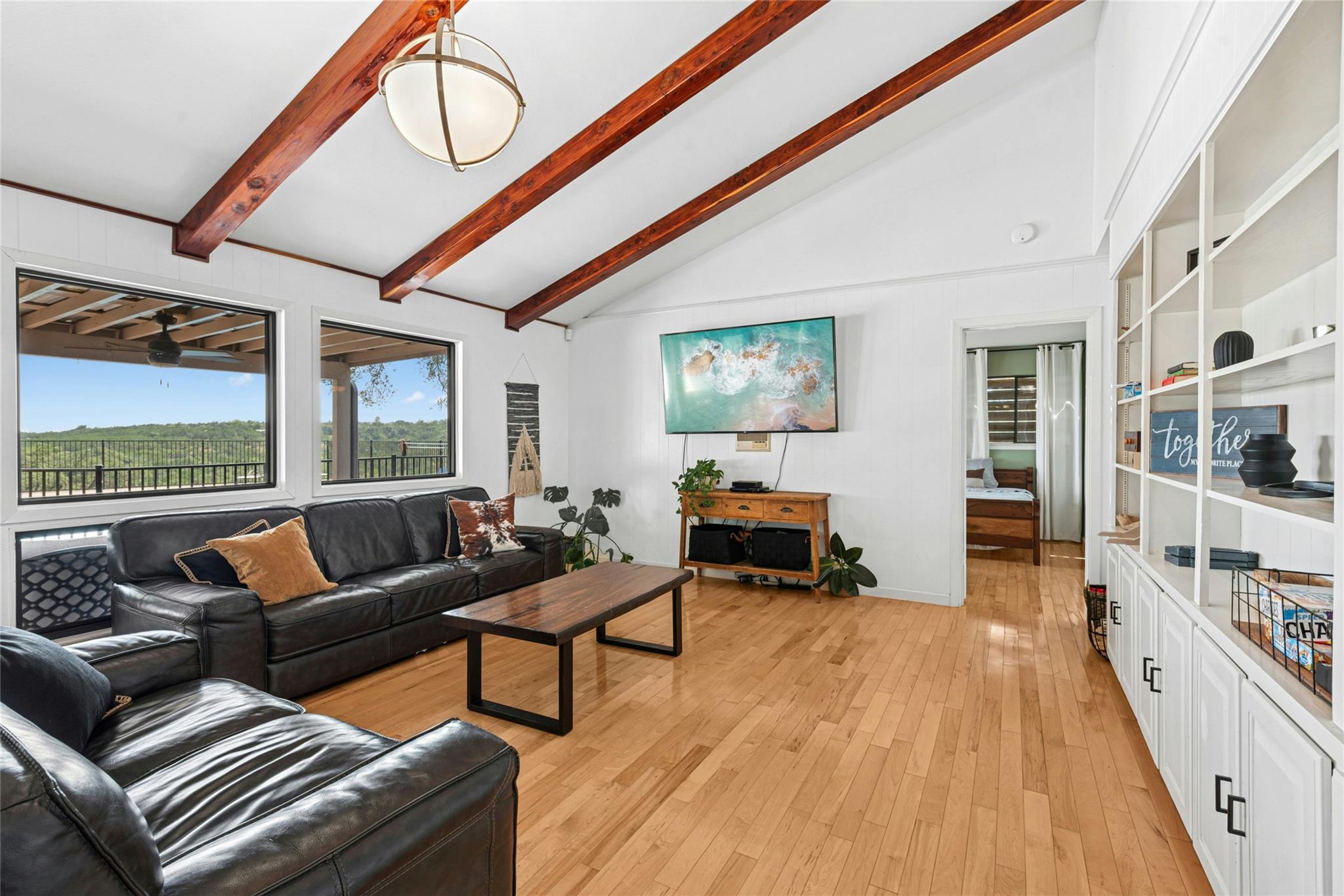 110 Longhorn LN — photo 4
