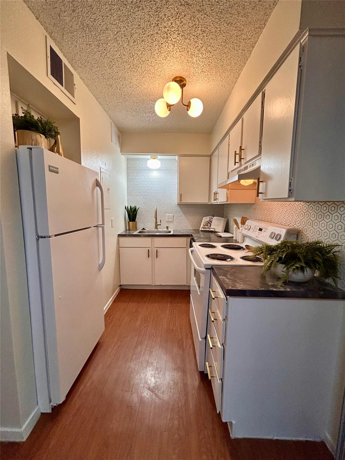 4209 Avenue B Ave #209 — photo 3