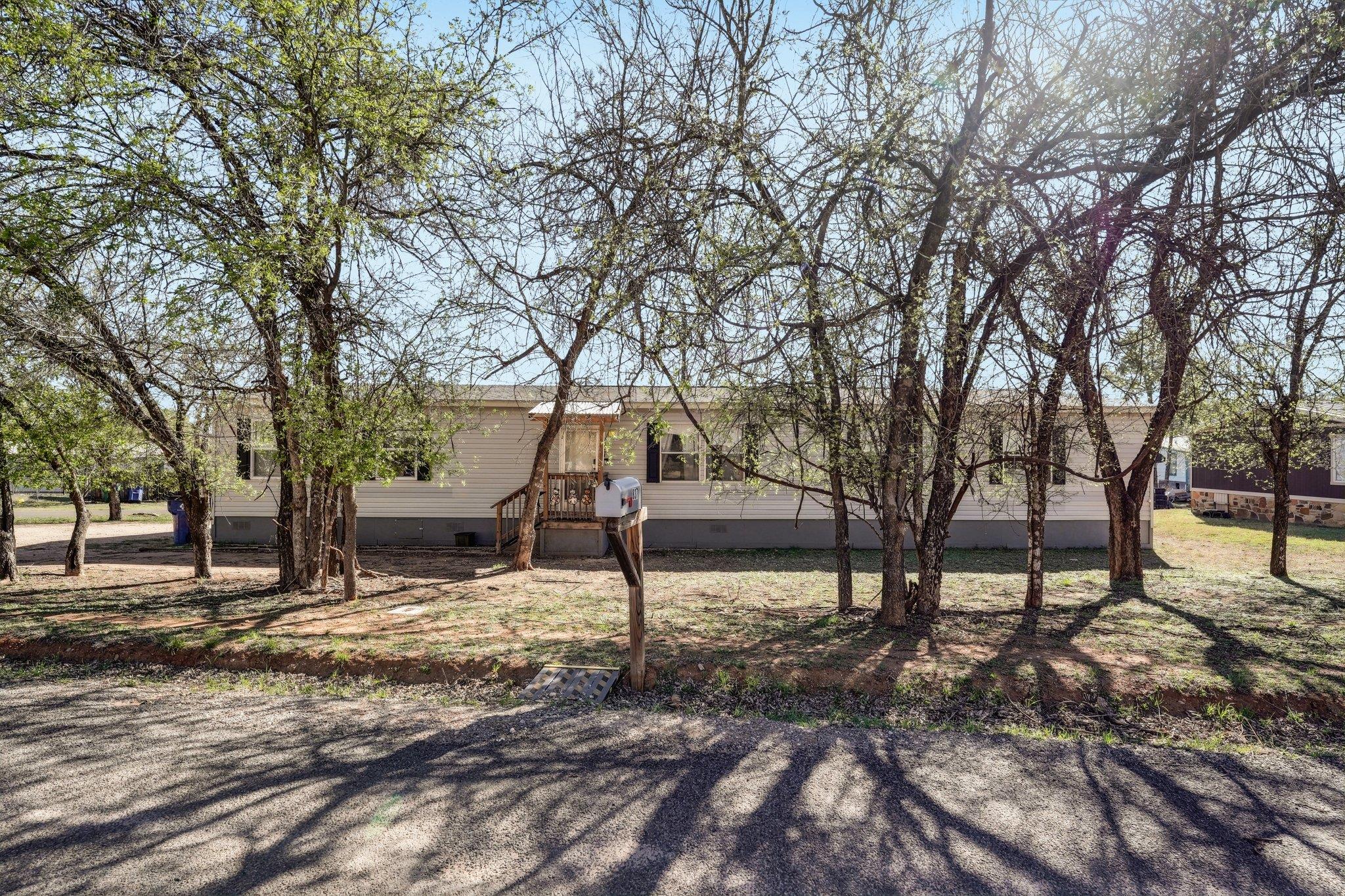 837 Southwood DR — photo 3
