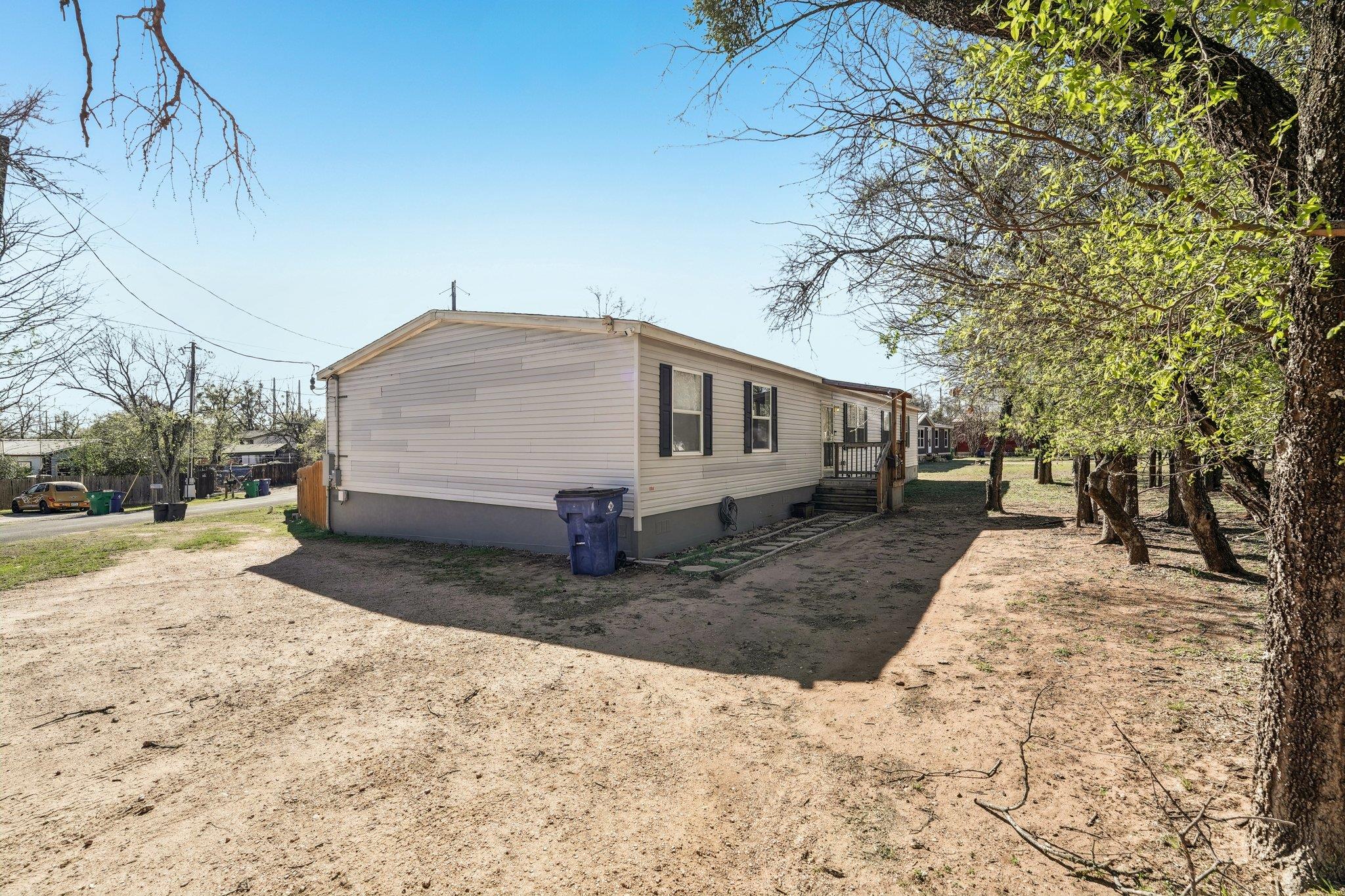 837 Southwood DR — photo 4