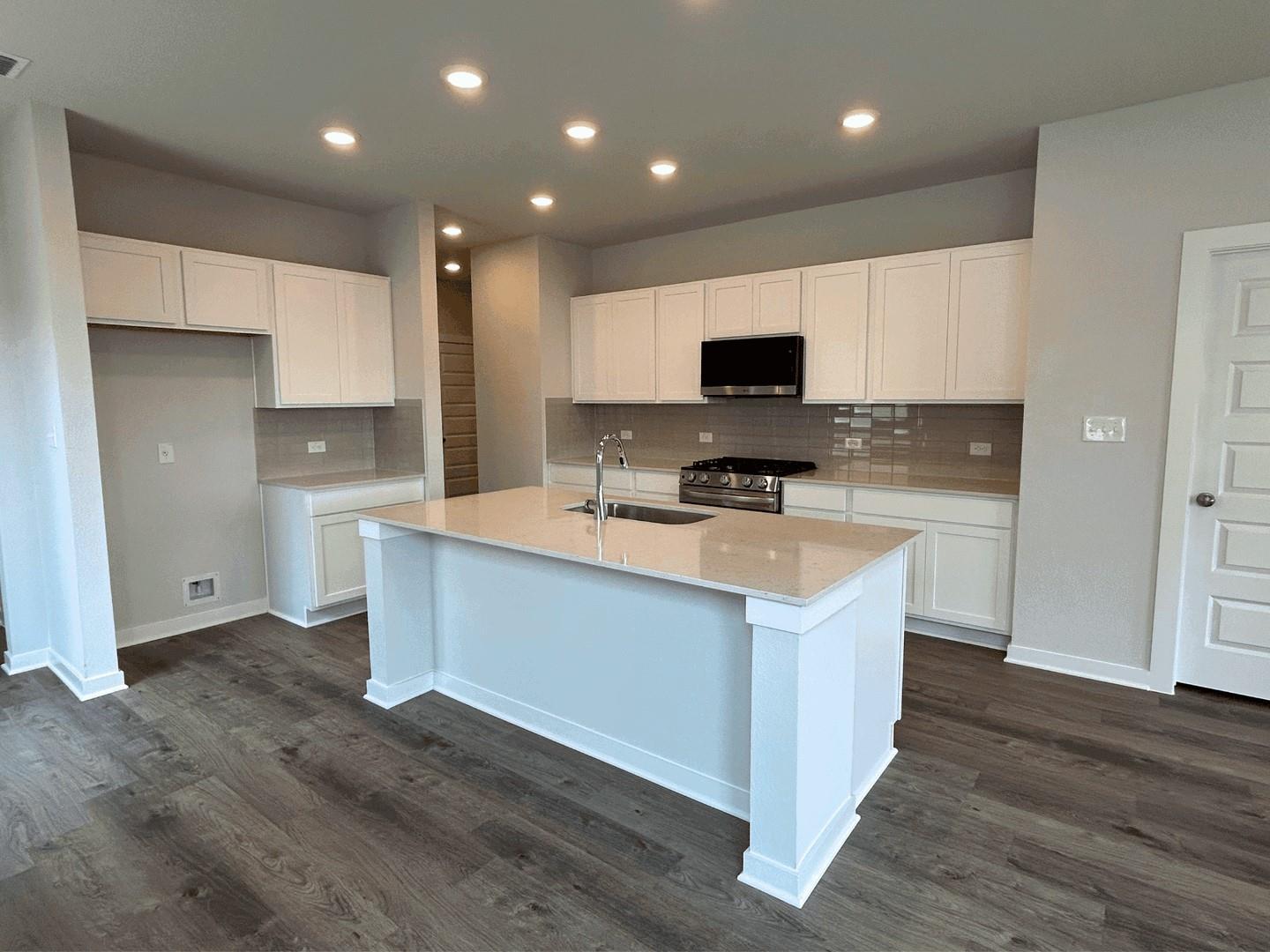 143 Hornet ST — photo 3