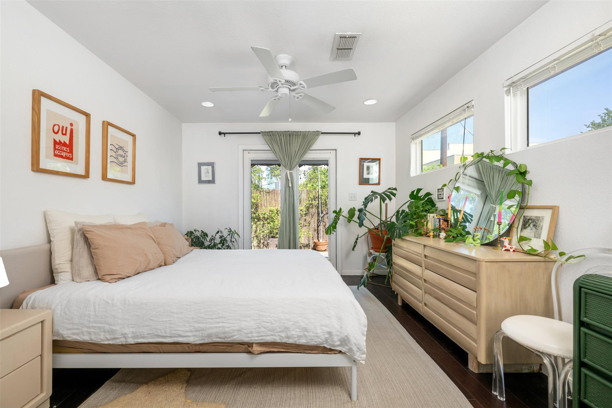1610 Willow ST — photo 3
