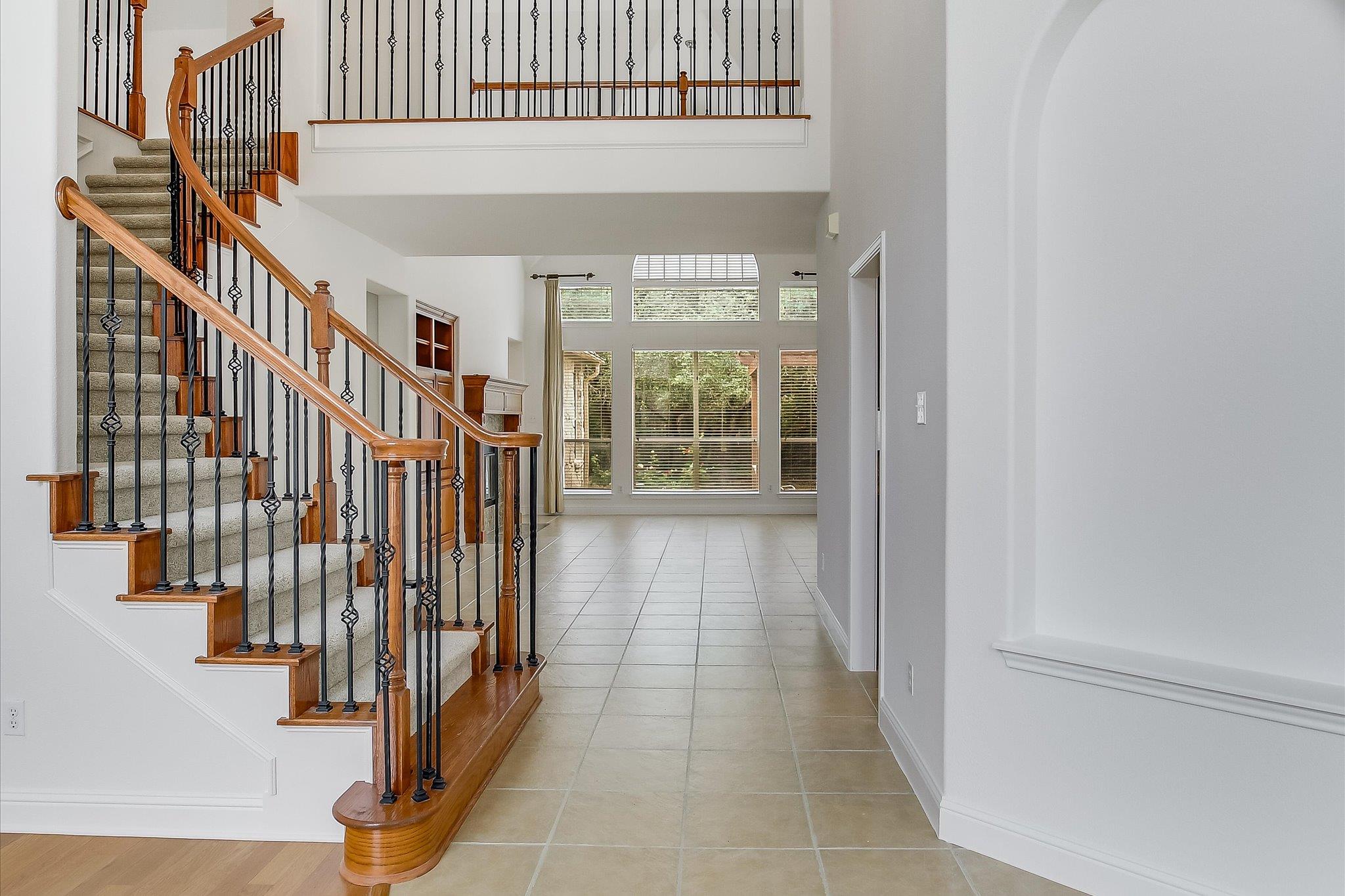 2512 Armatrading DR — photo 3
