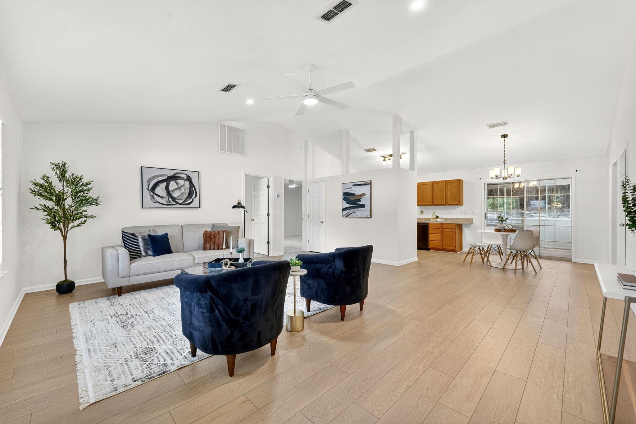 1010 Louise ST — photo 3