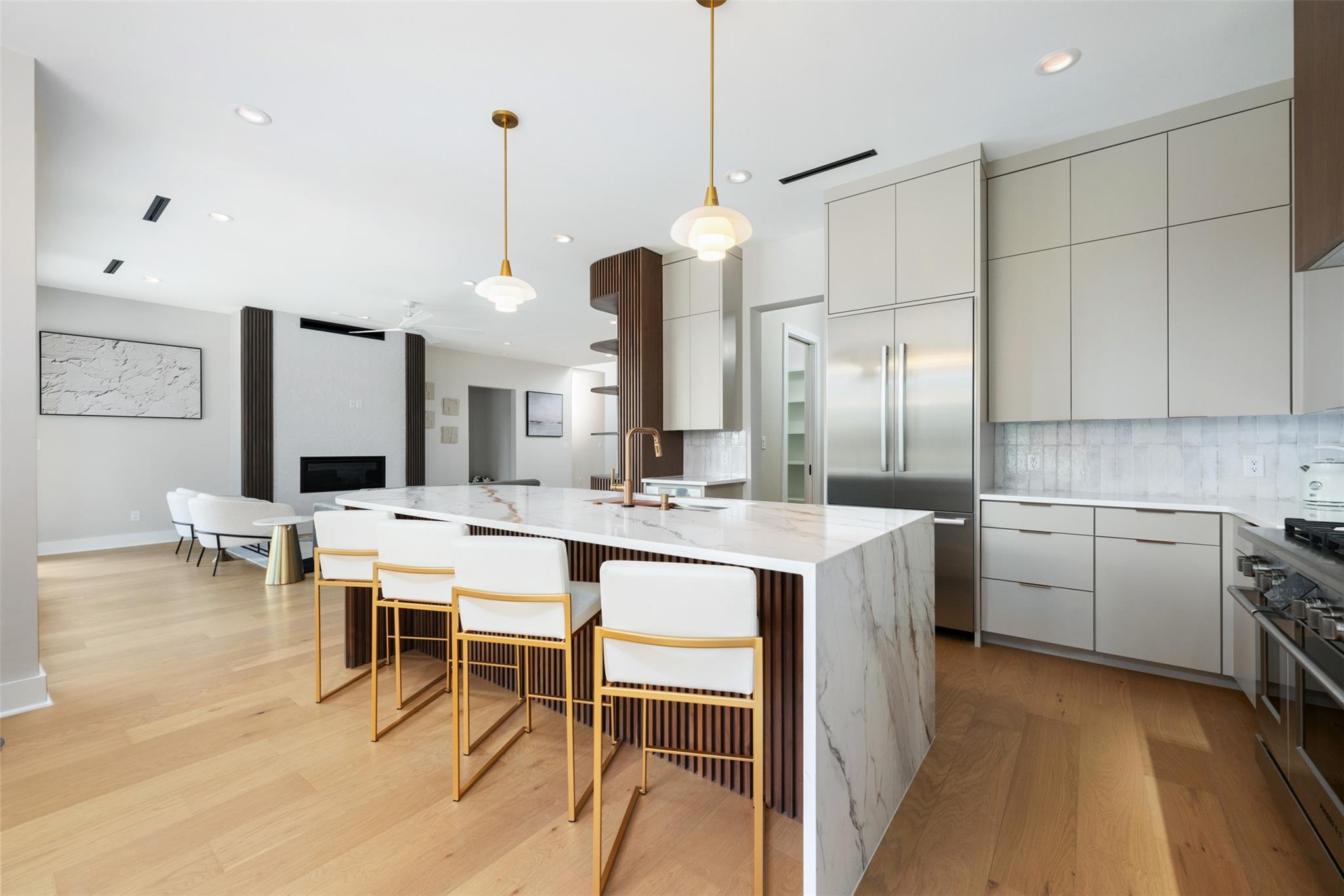 13701 Montview DR — photo 5