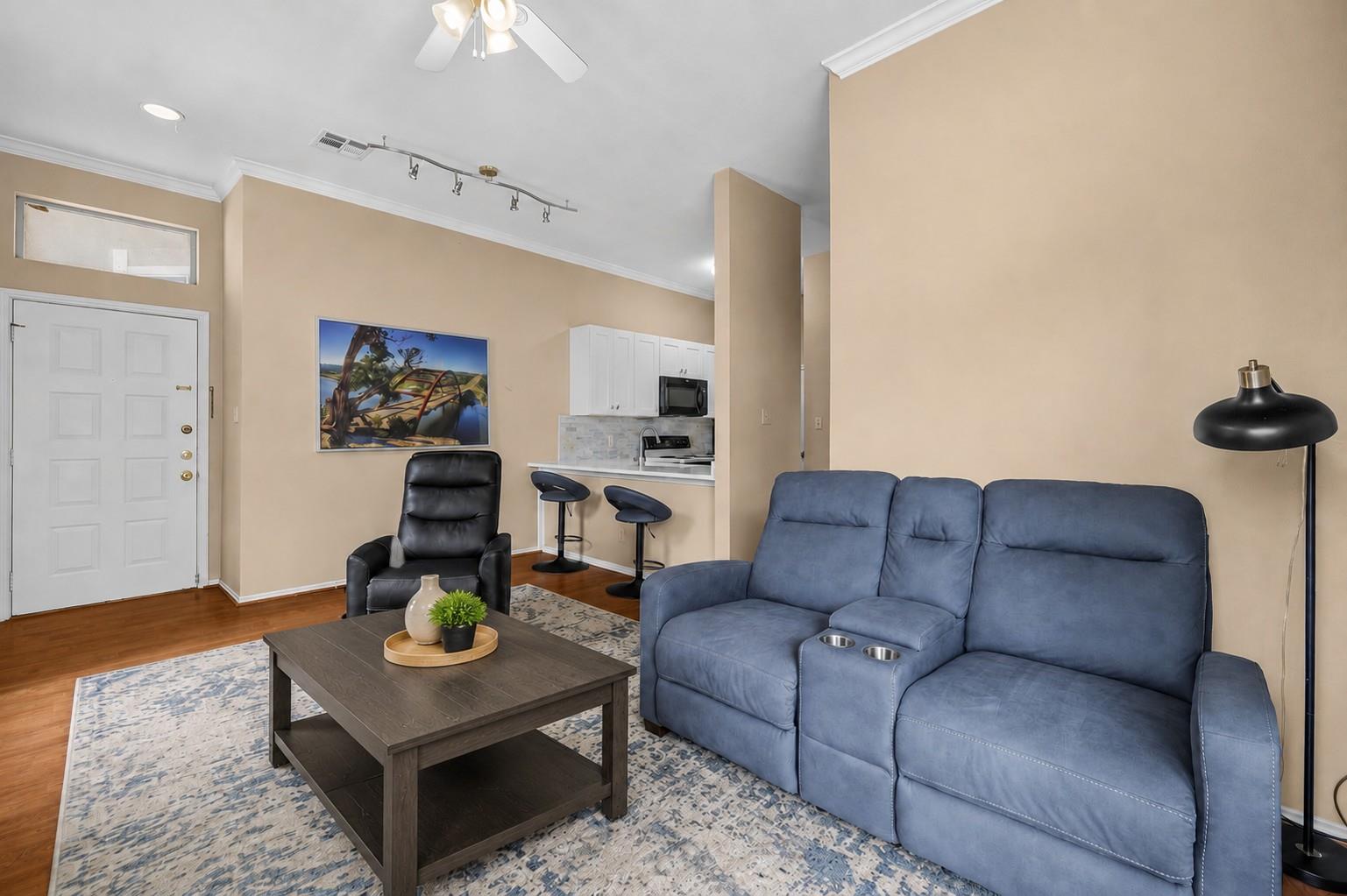 2802 Nueces ST #201 — photo 3