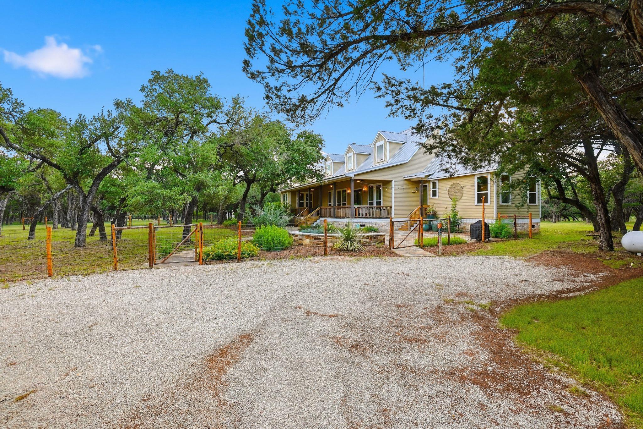 130 Canyon Oaks DR — photo 3