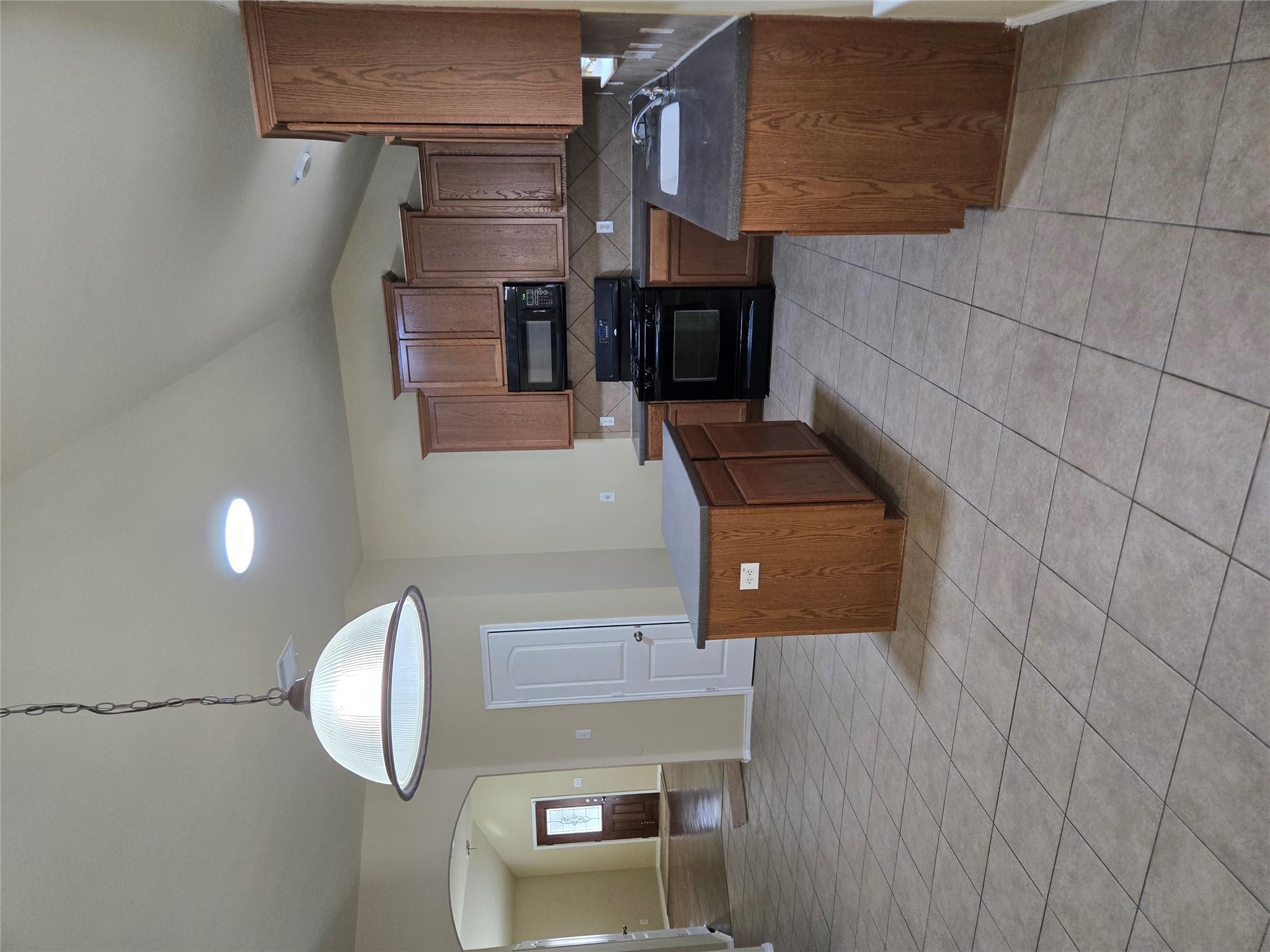 2118 Rachel LN — photo 3