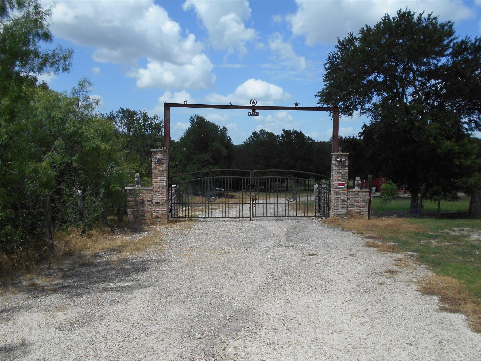 8001 Burleson Manor RD — photo 4
