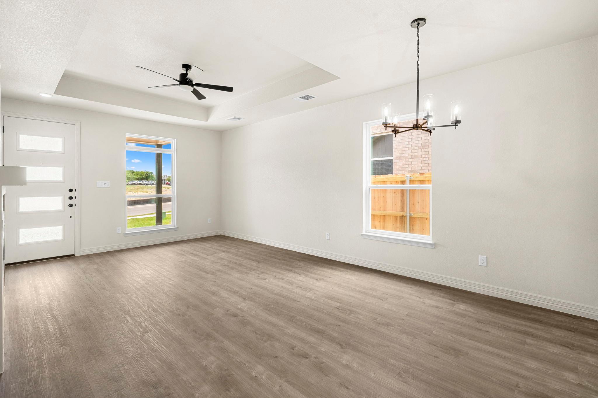 1305 Lone Pine WAY — photo 4