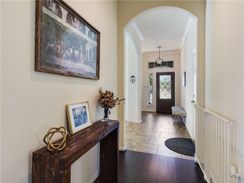 701 Cardenas LN — photo 3