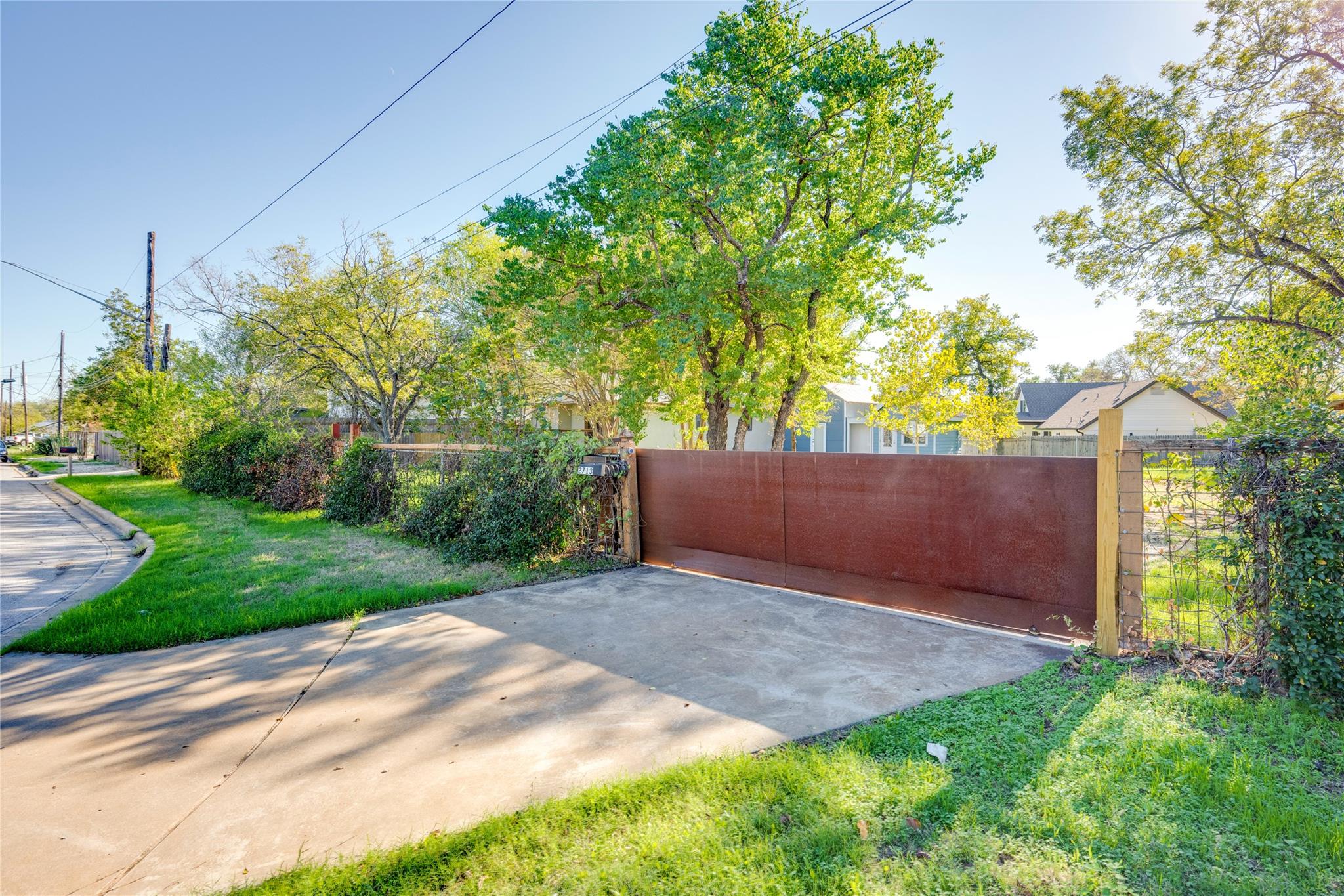 2713 Sweeney LN — photo 3