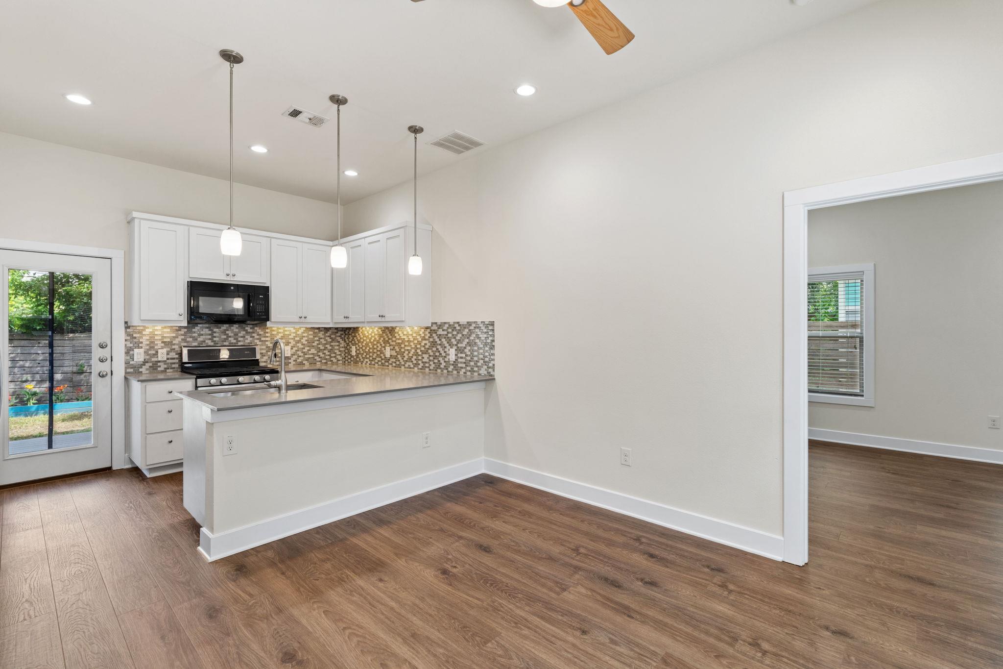720 Pedernales ST #B — photo 5