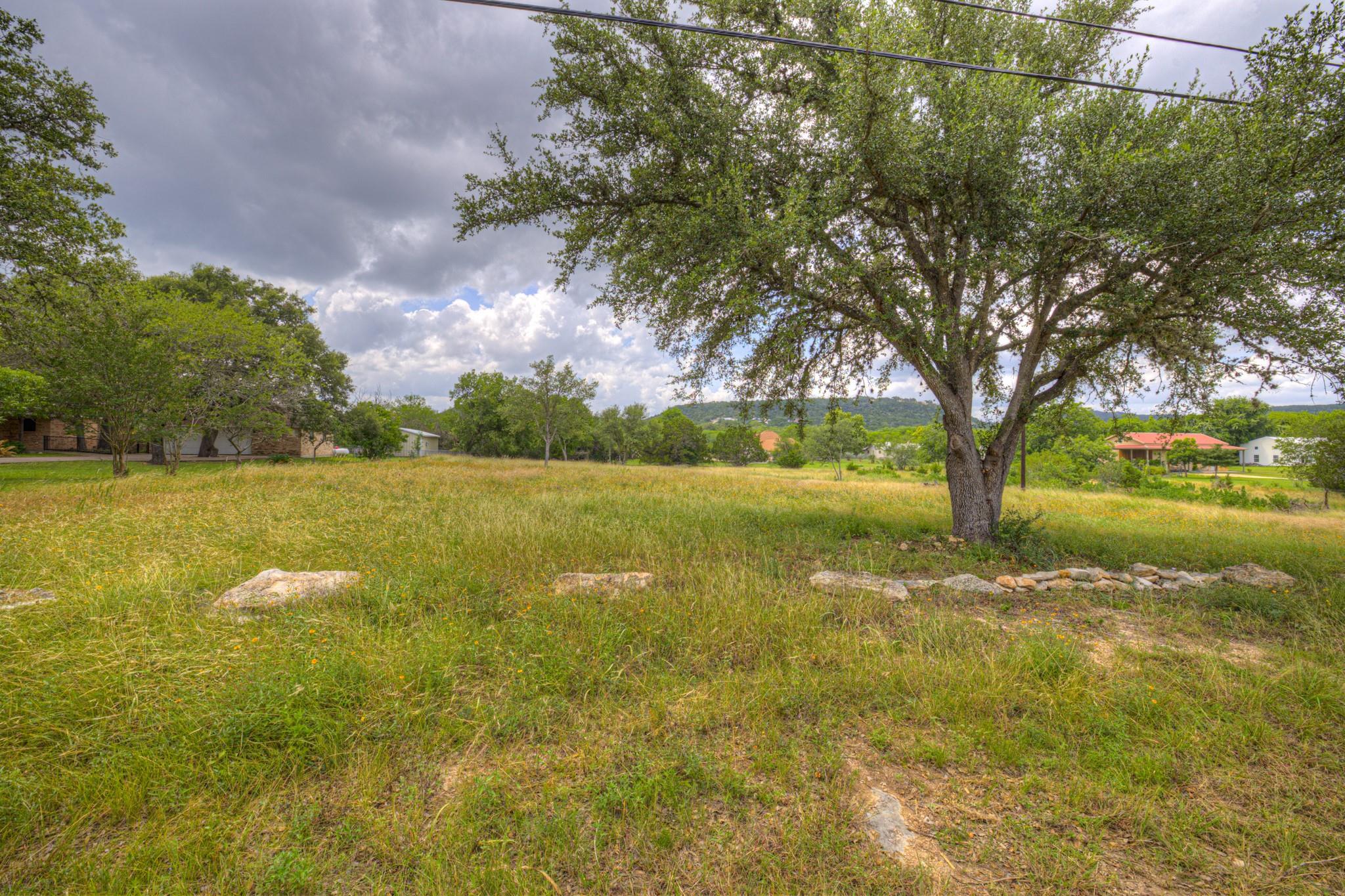 641 Rainbow RDG — photo 3