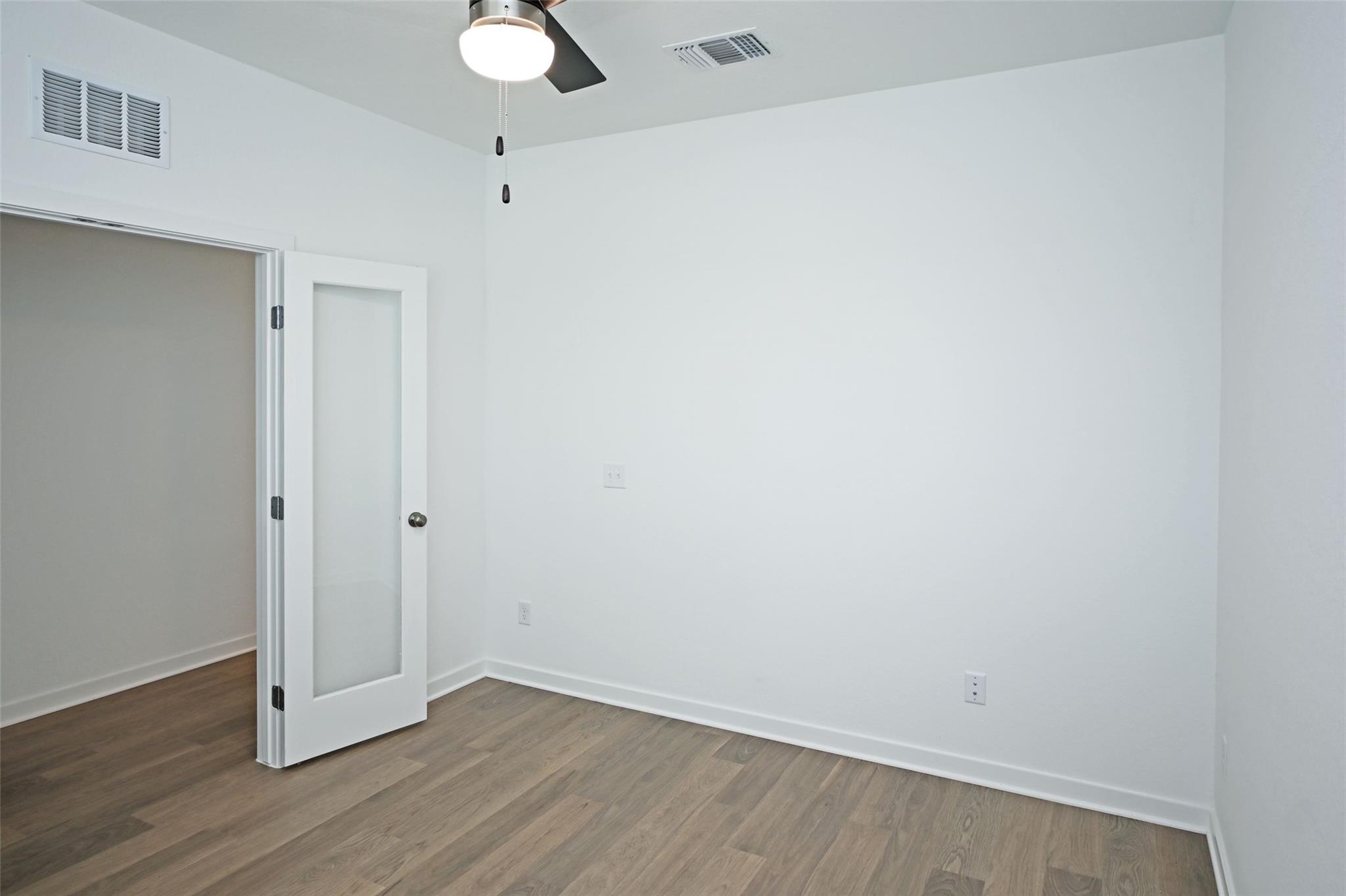 261 Elk Ave — photo 4