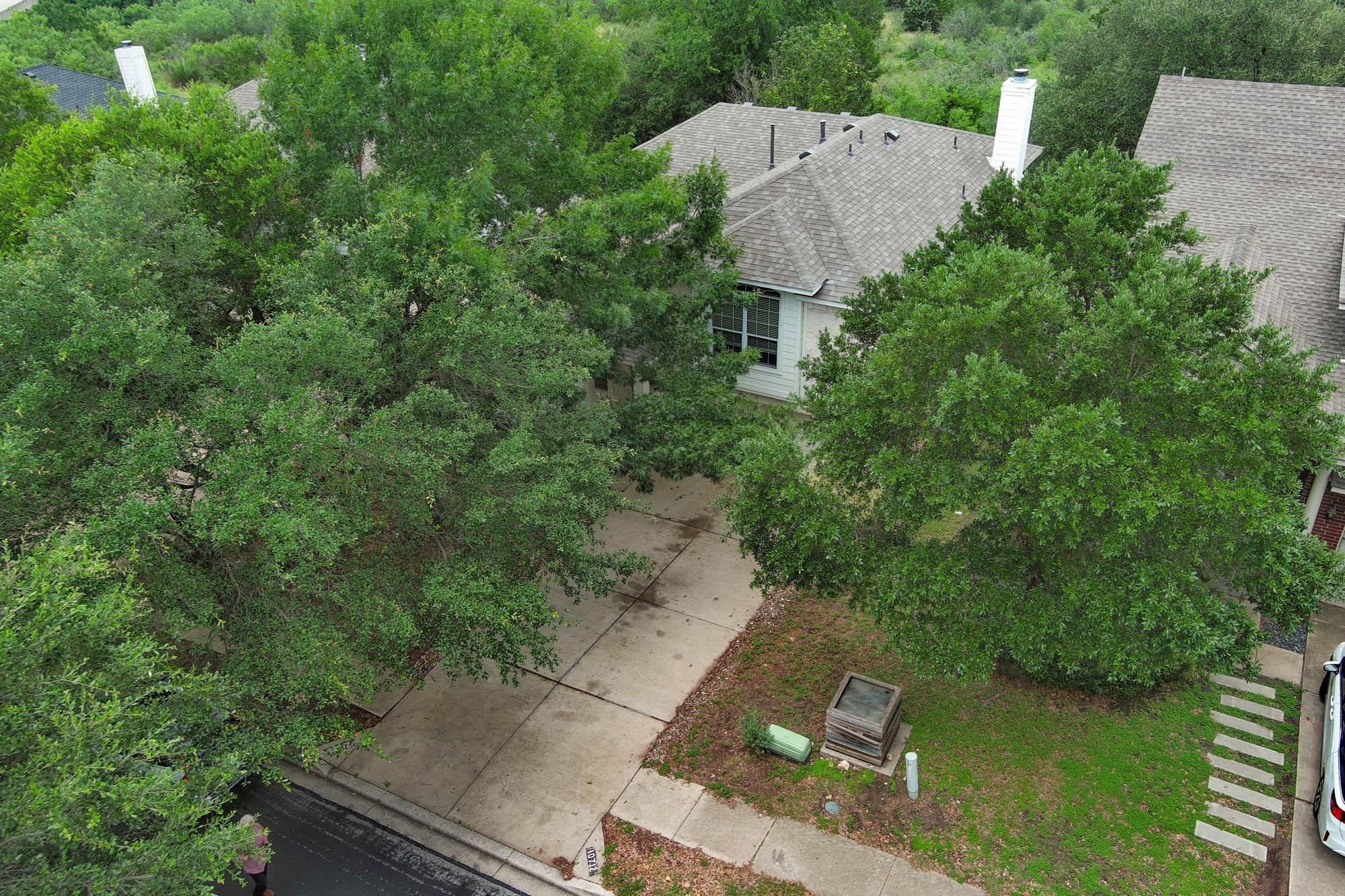10712 Finsbury DR — photo 4