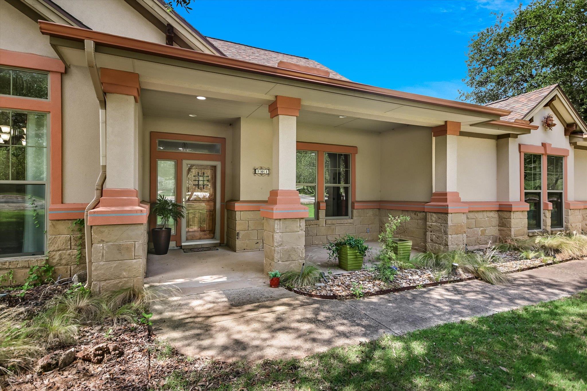 101 Paloma PL — photo 3