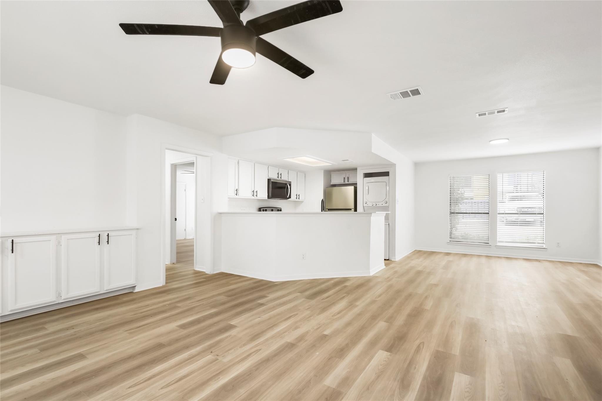 923 41st ST #105 — photo 3