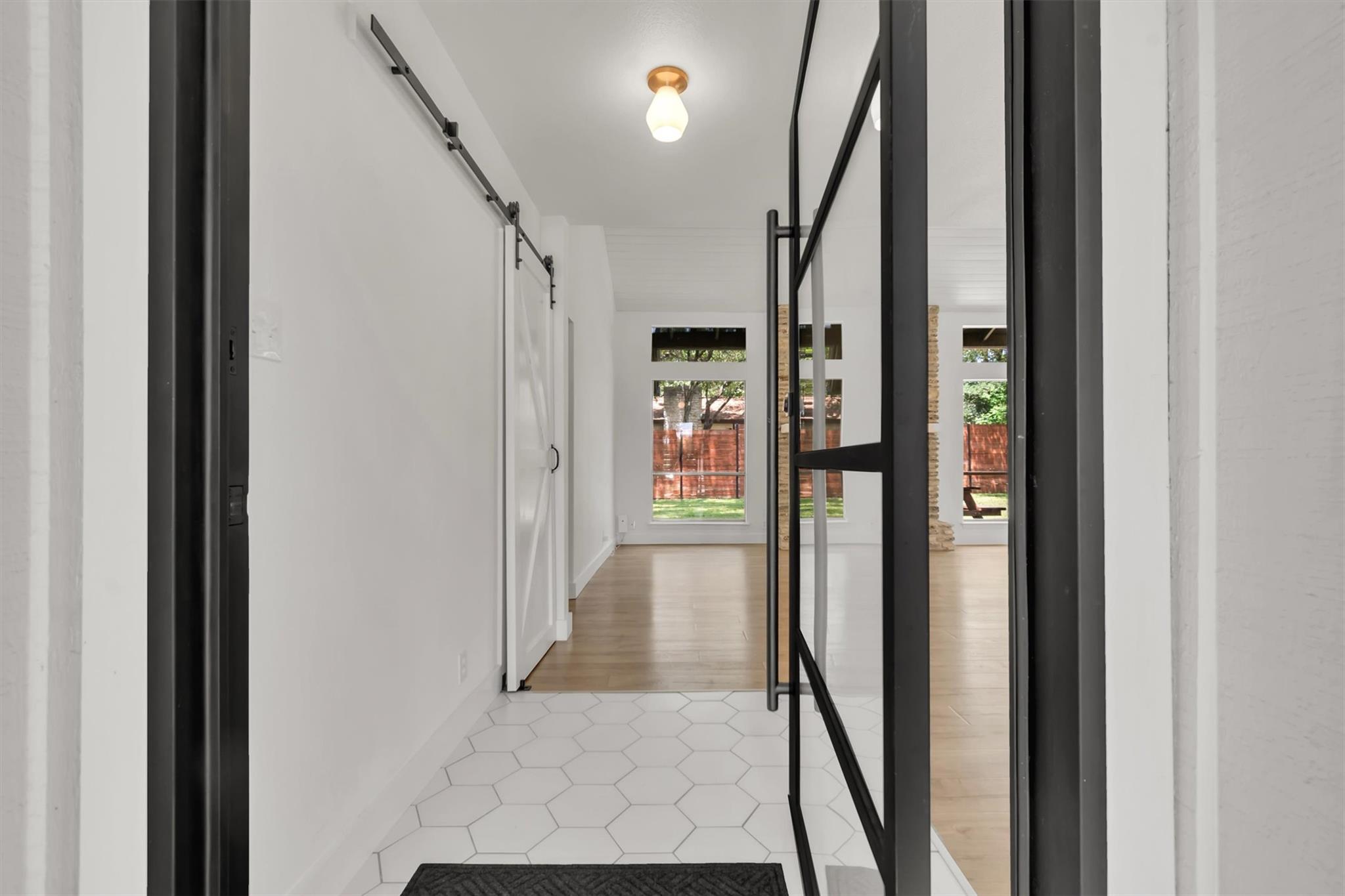3808 Oak Creek DR — photo 5