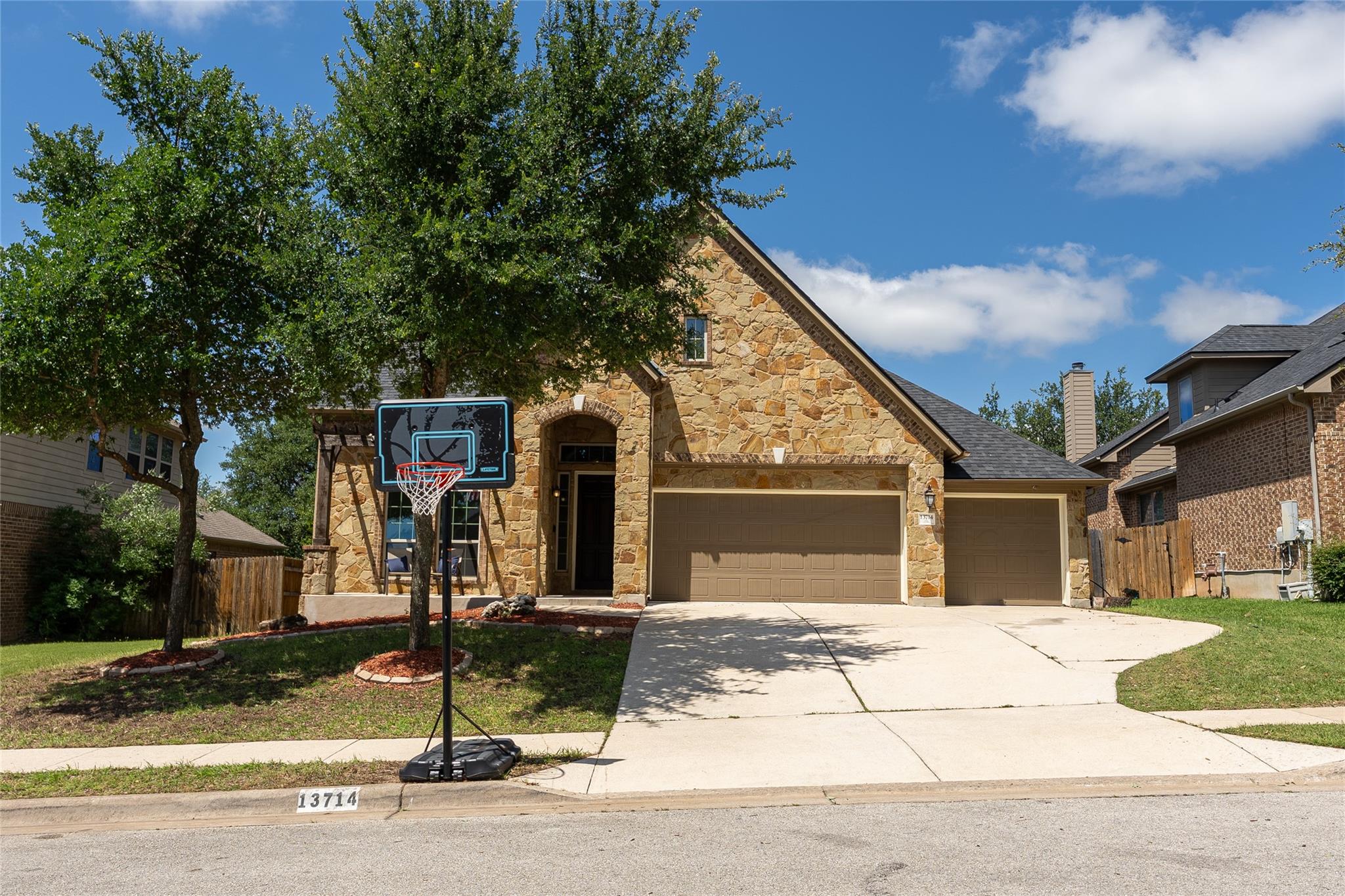 13714 Mesa Verde DR — photo 3