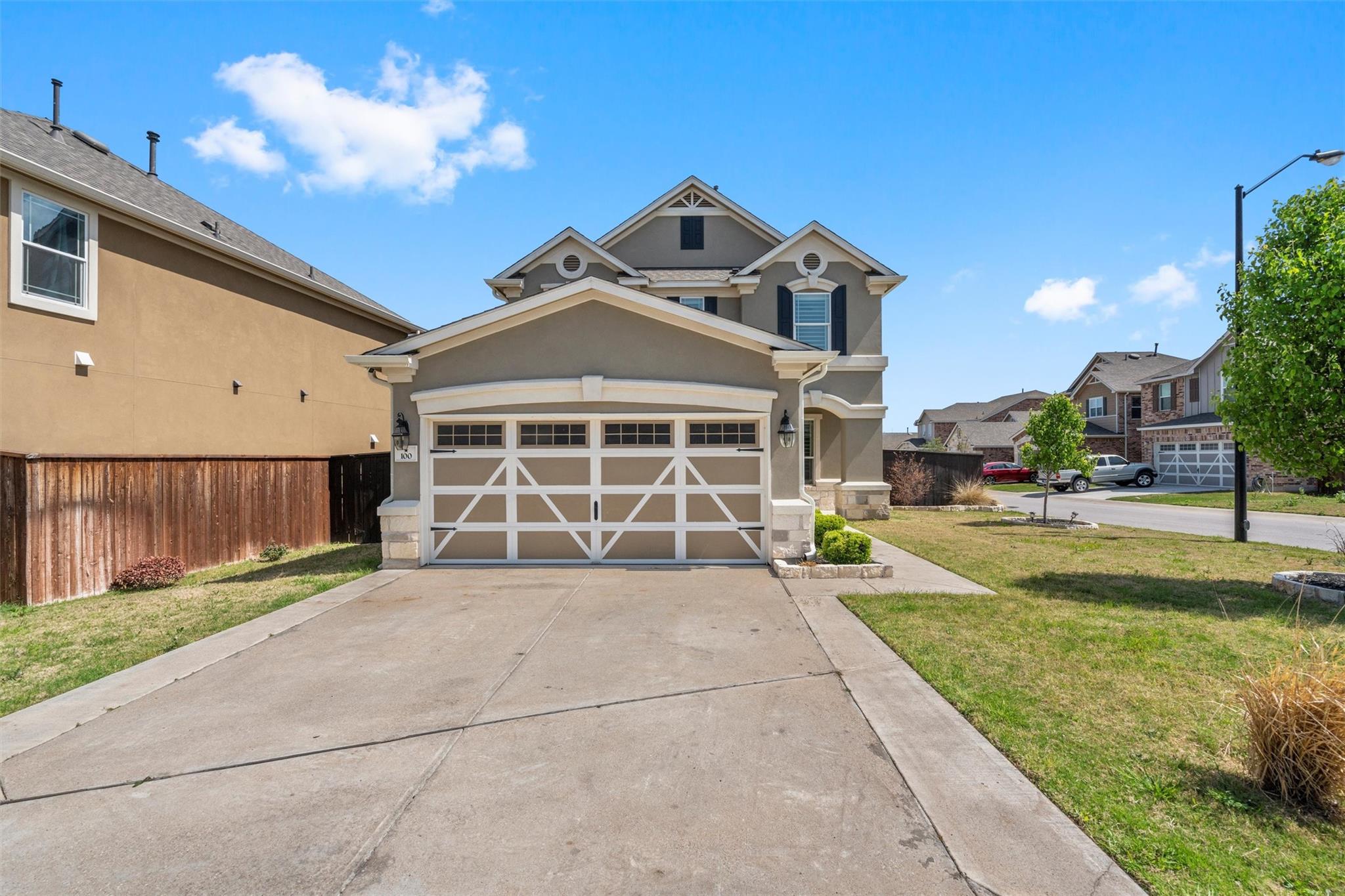 100 Speckle Park DR — photo 3