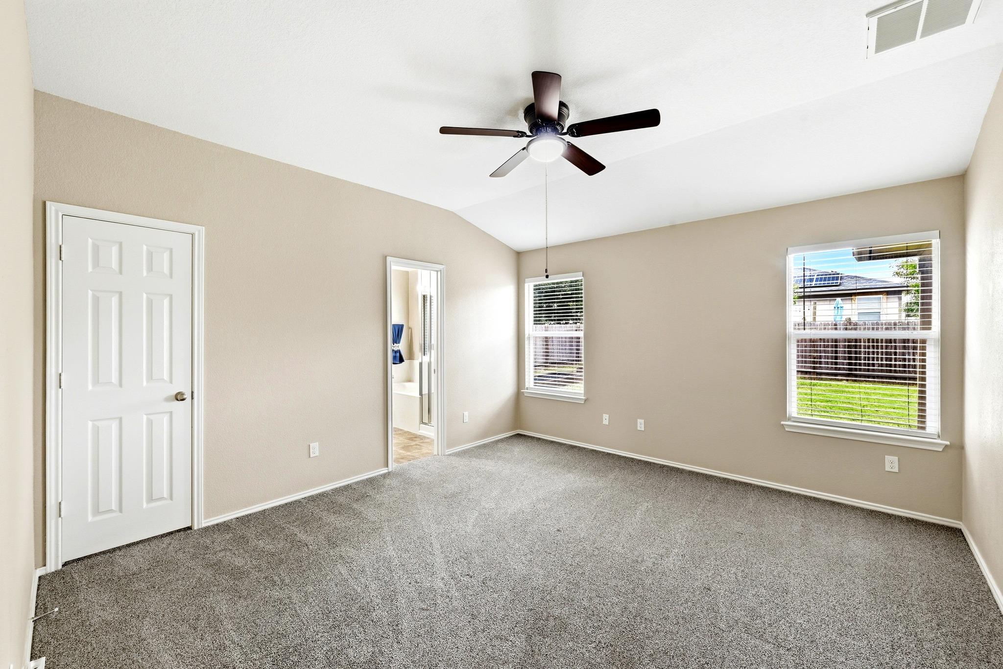 903 Gentry DR — photo 4