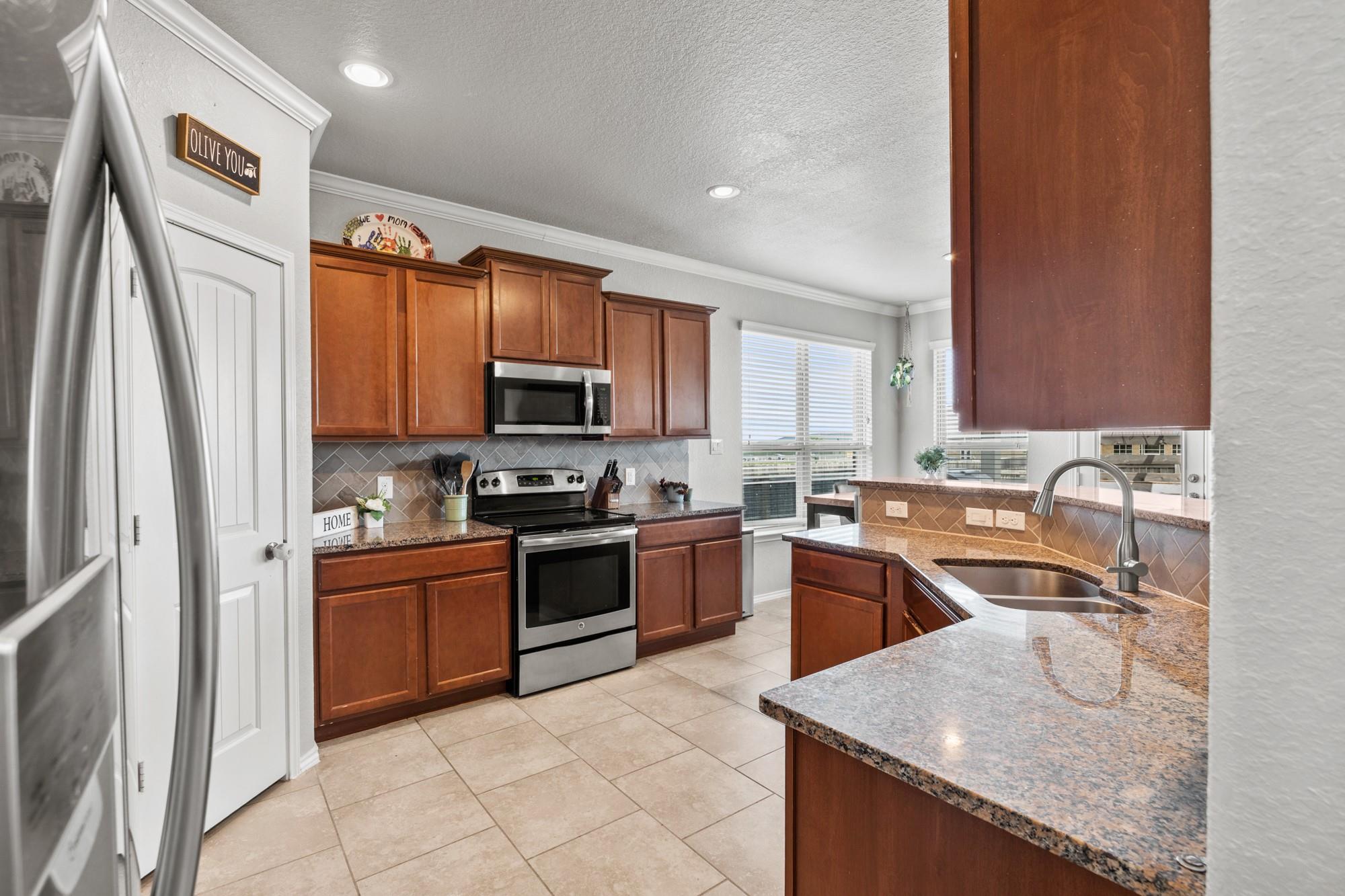 1821 Logan Trail — photo 4
