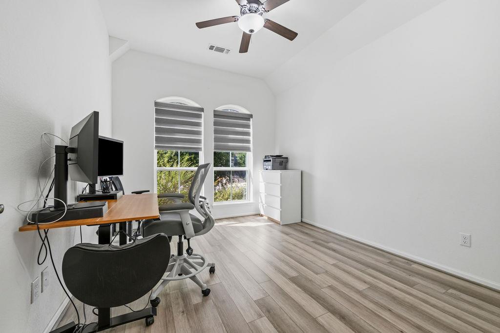 304 Barton Oak TRL — photo 5