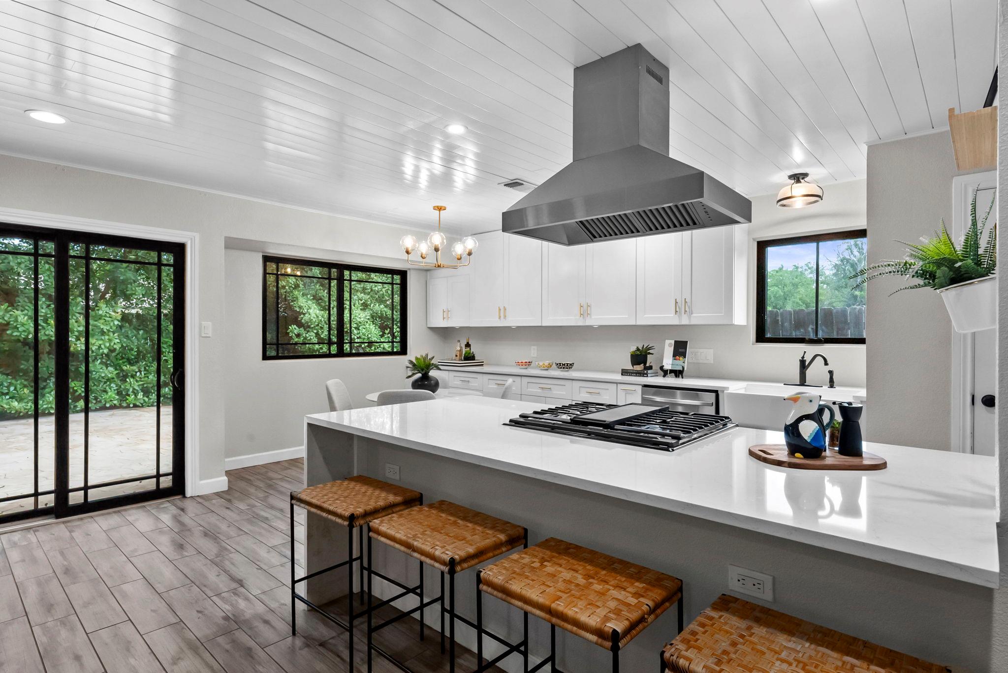 7906 Wycombe DR — photo 5