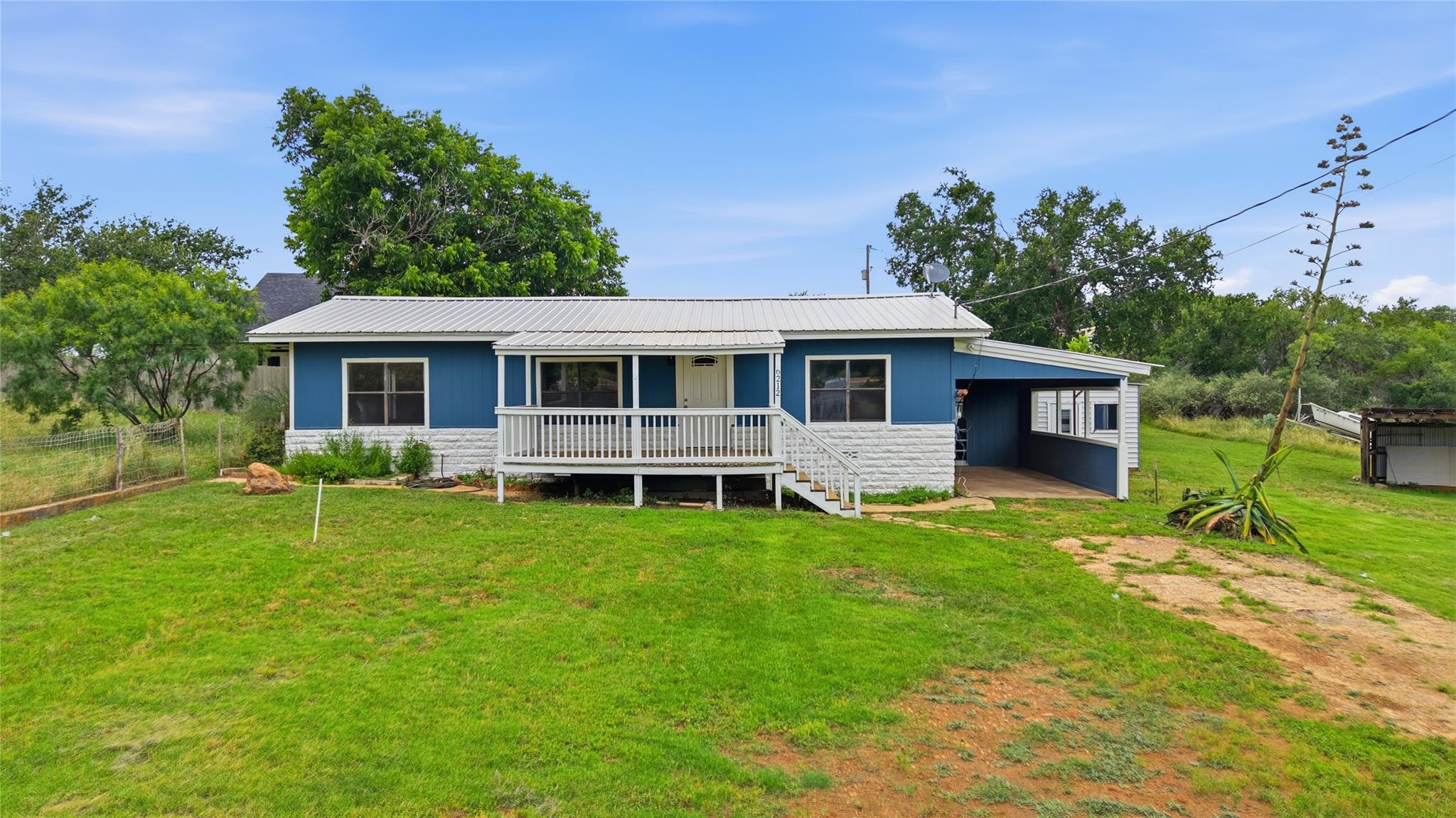 6212 Fm 690 — photo 3