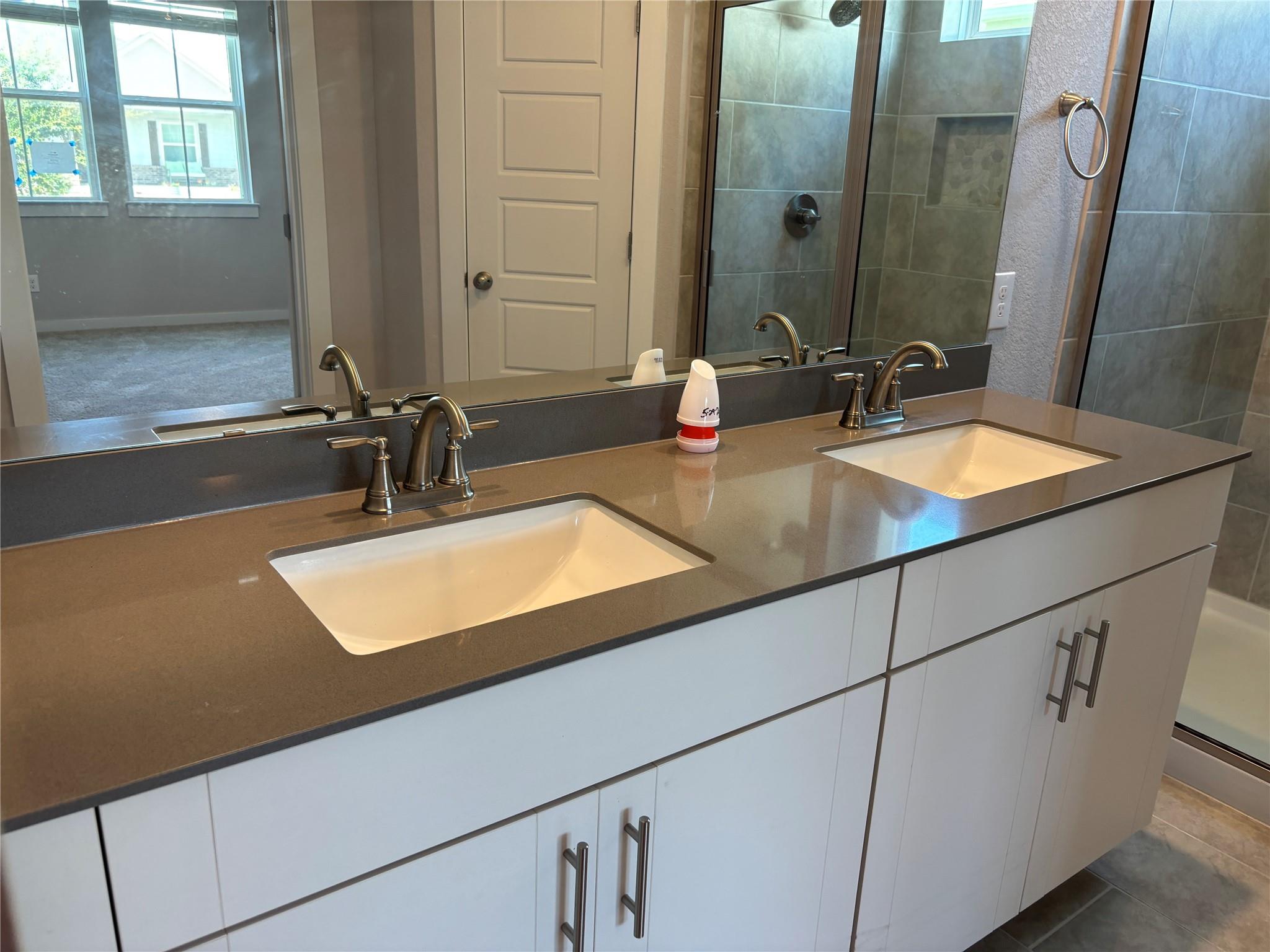 207 Whisper Rill DR — photo 4