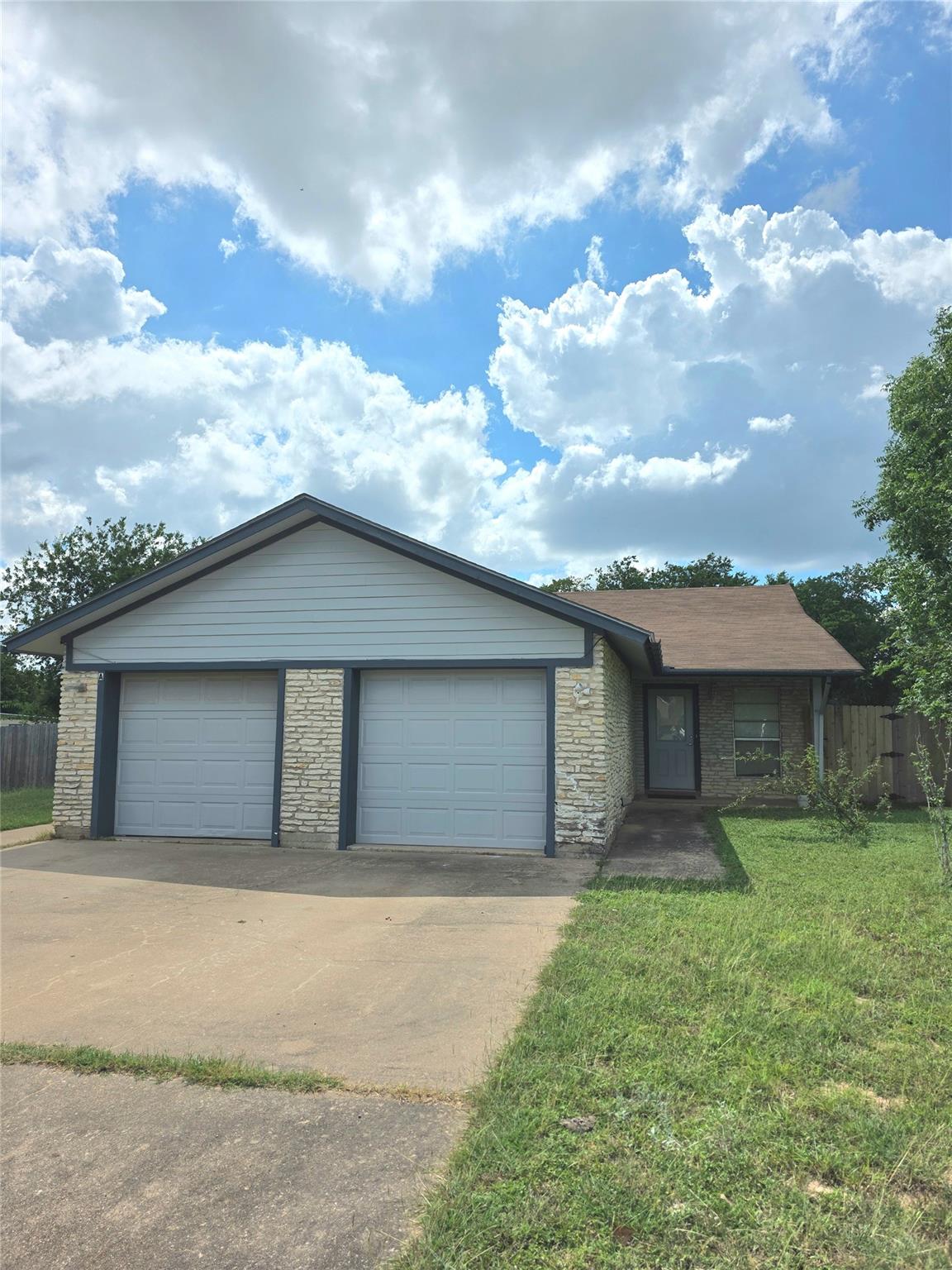 15208 Spring Hill LN — photo 5