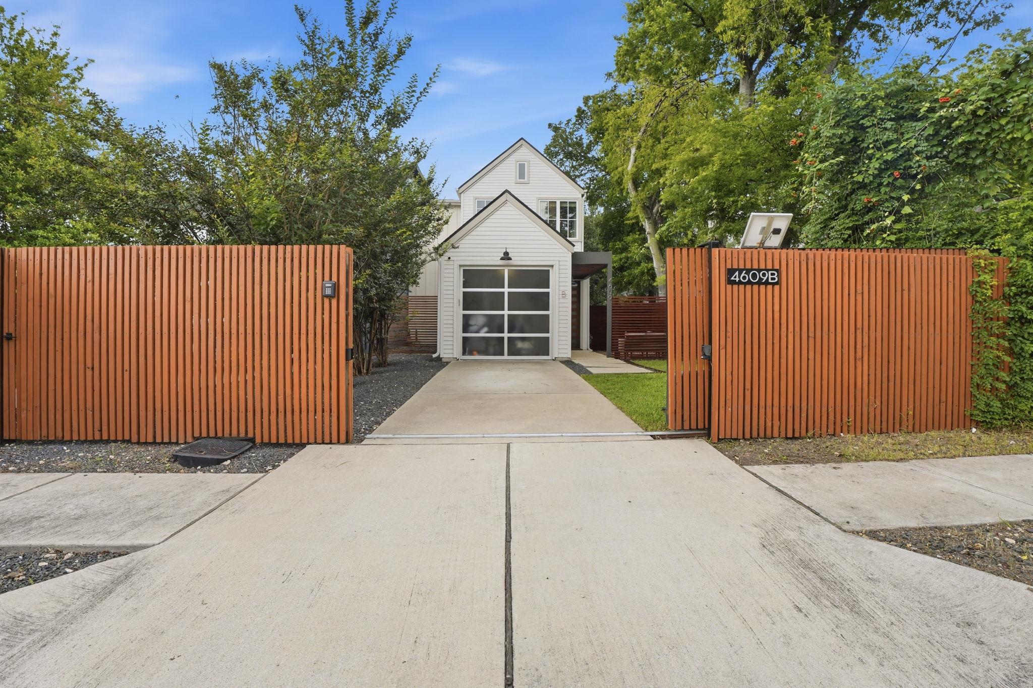 4609 Sara DR #B — photo 4