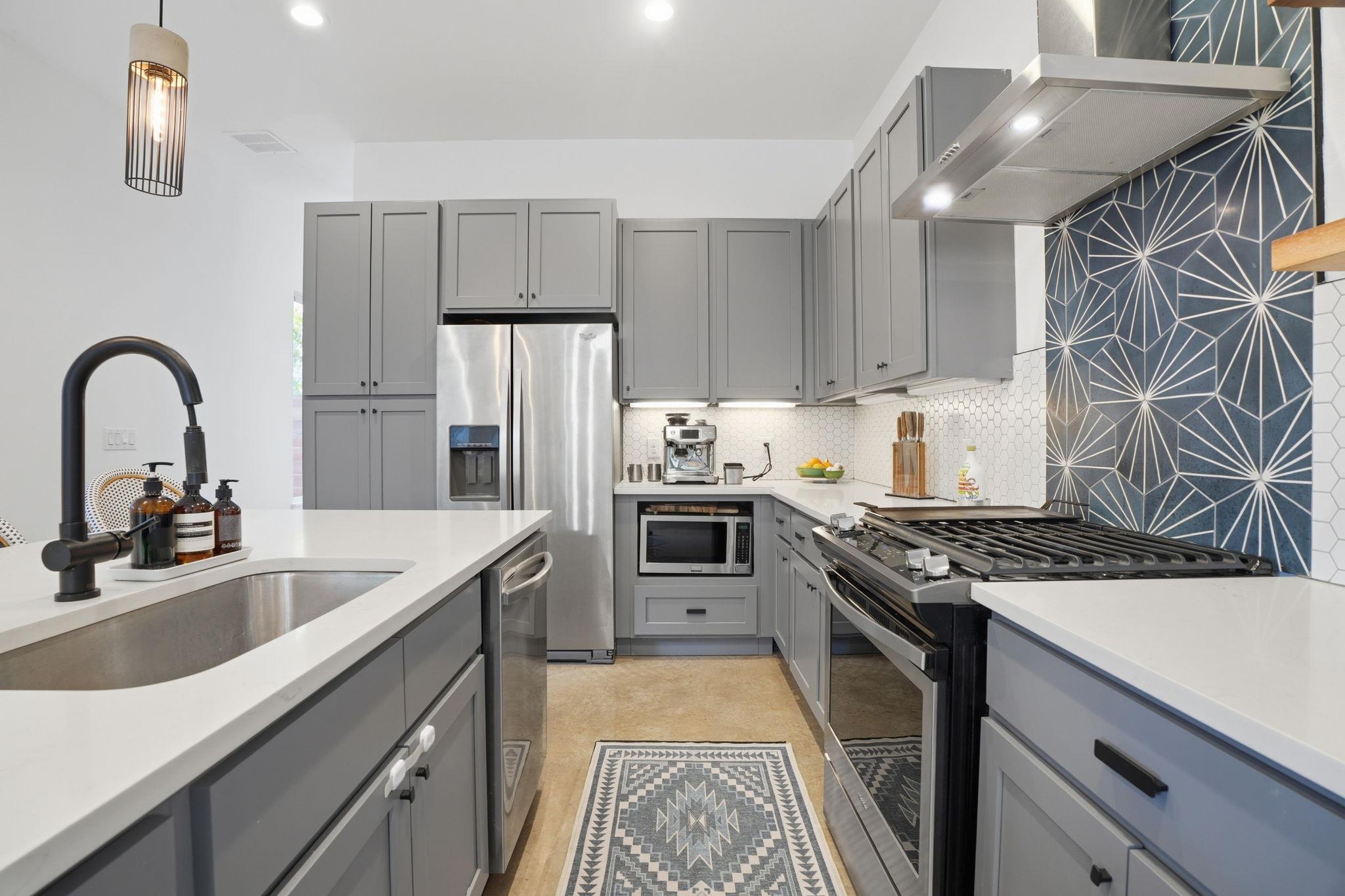 4609 Sara DR #B — photo 3