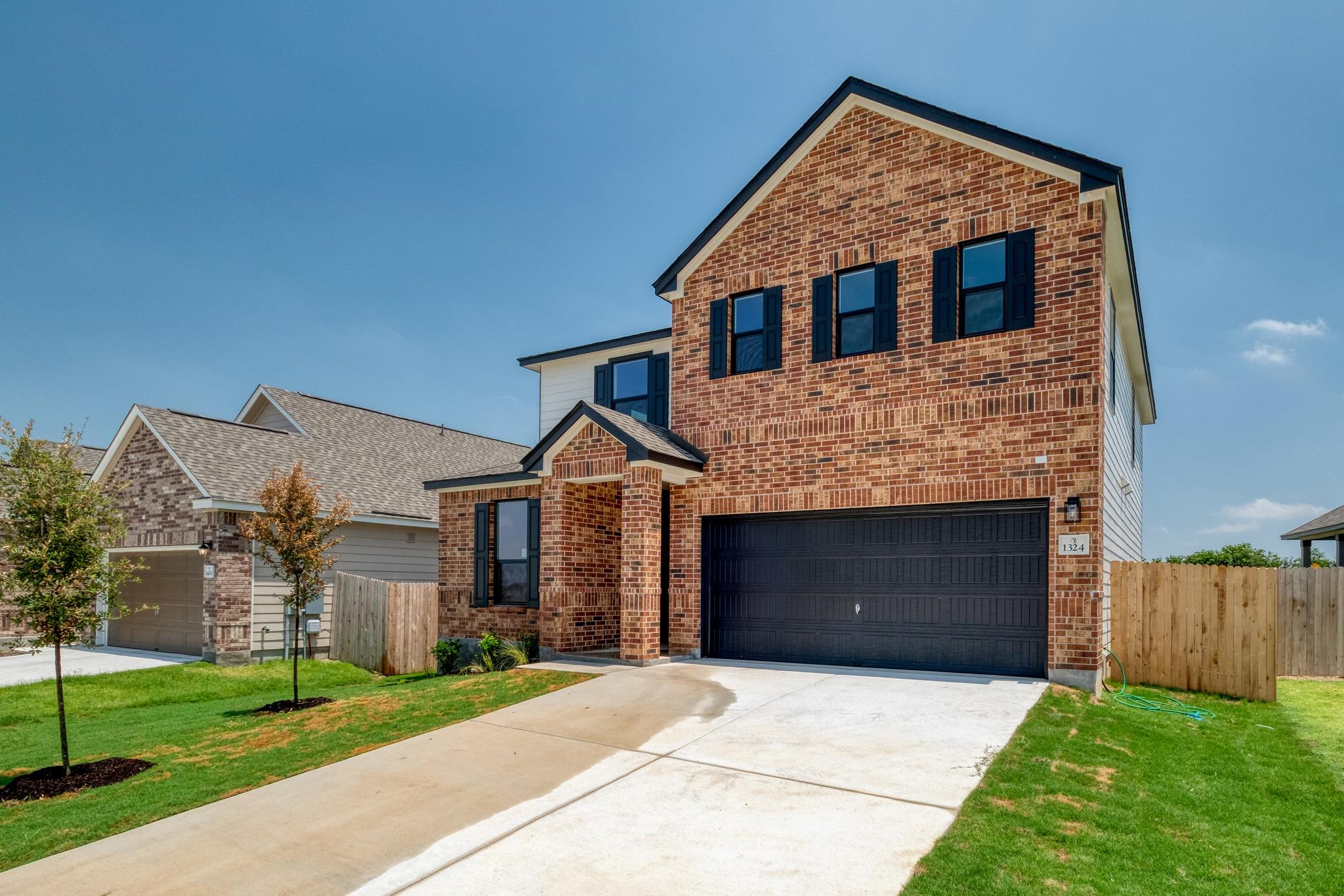 1324 Carriageway DR — photo 3