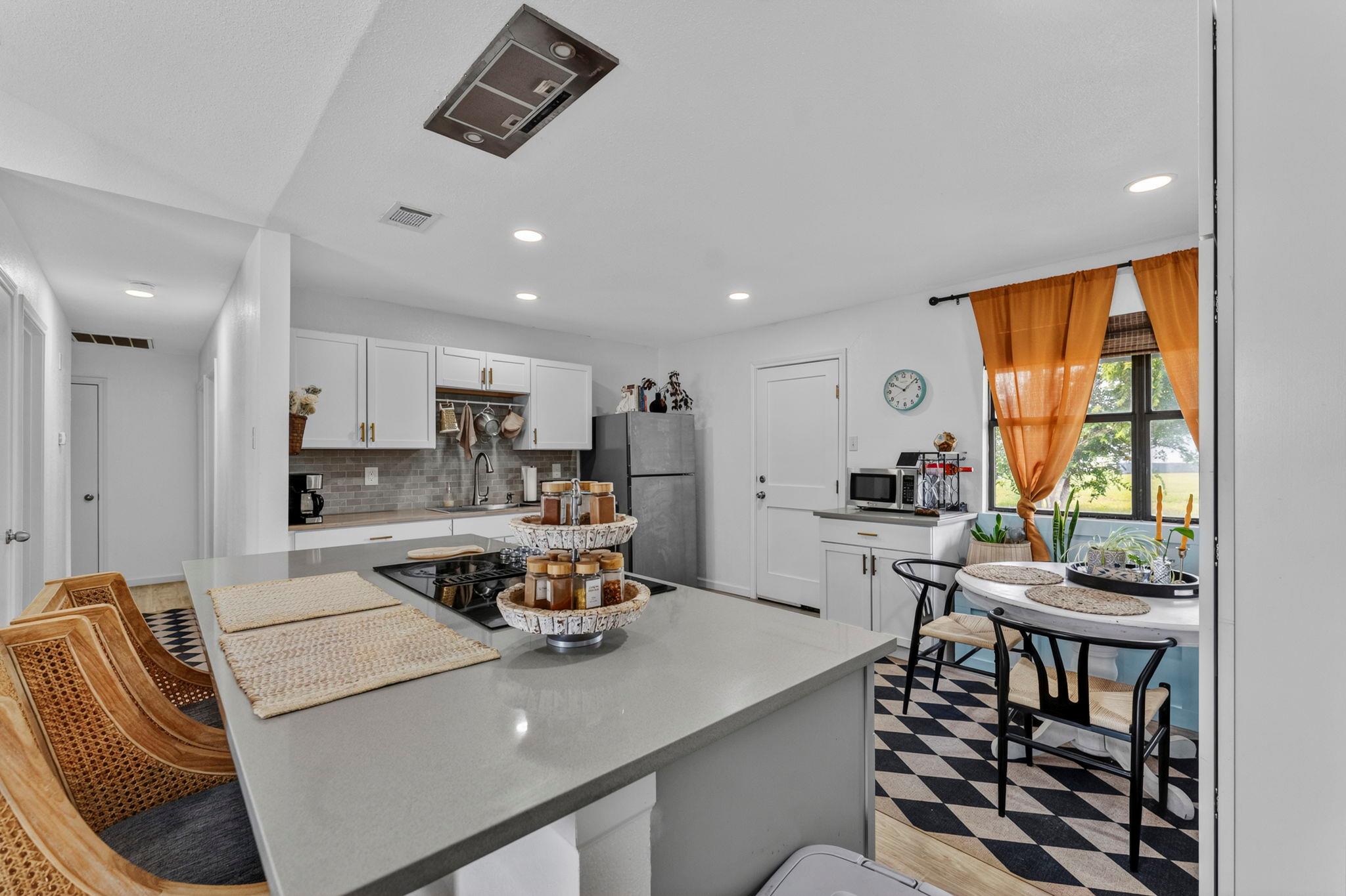 308 River Hills DR — photo 5