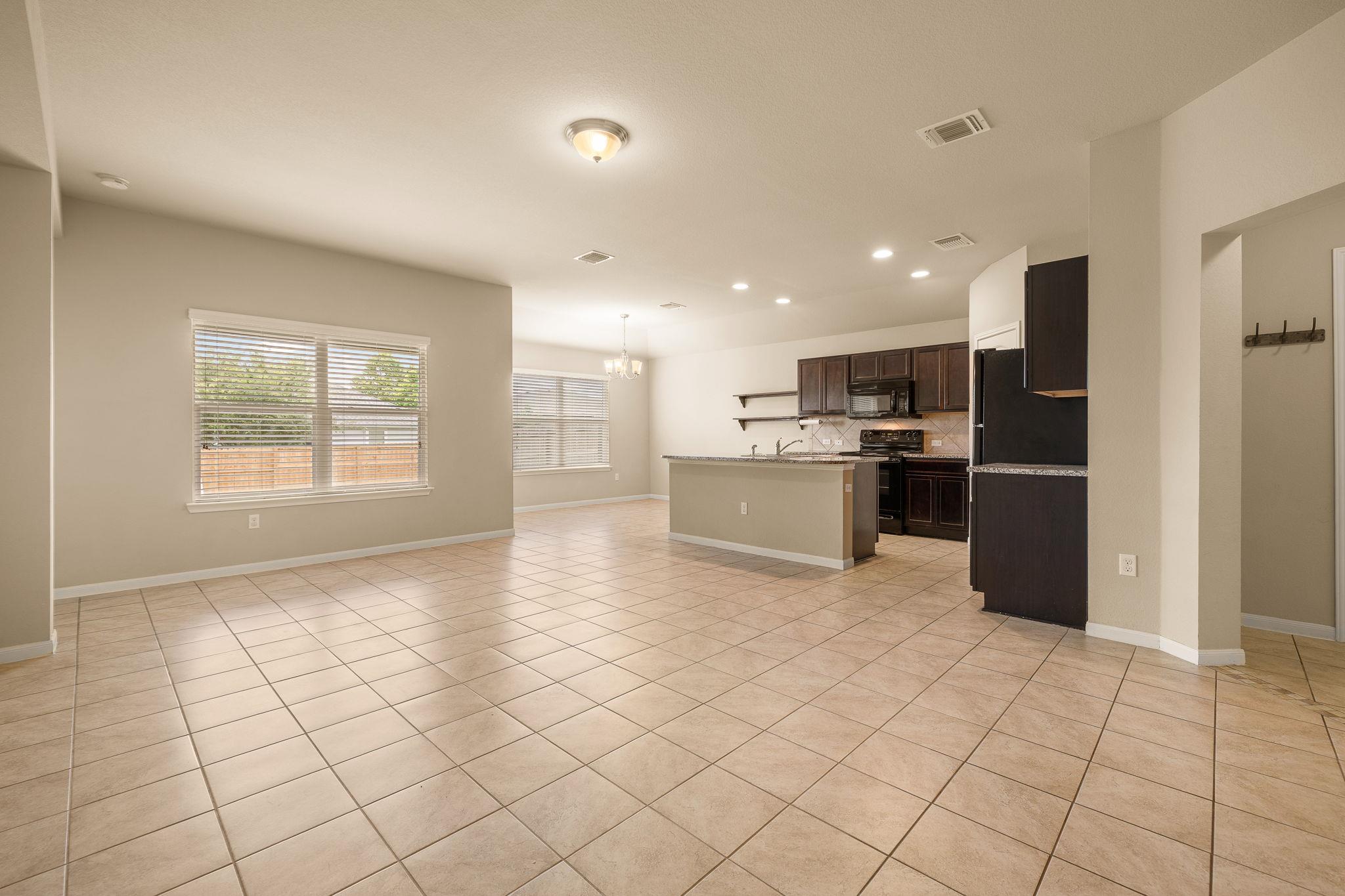 110 DENTON DR — photo 5