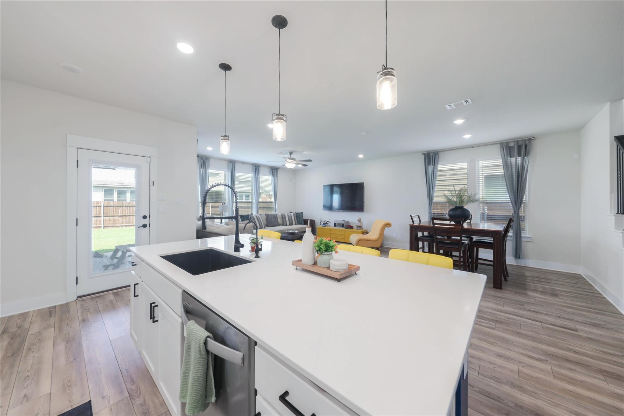 141 Janelle LN — photo 4