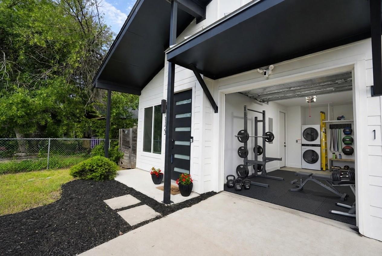 1123 Omega Ave #1 — photo 4