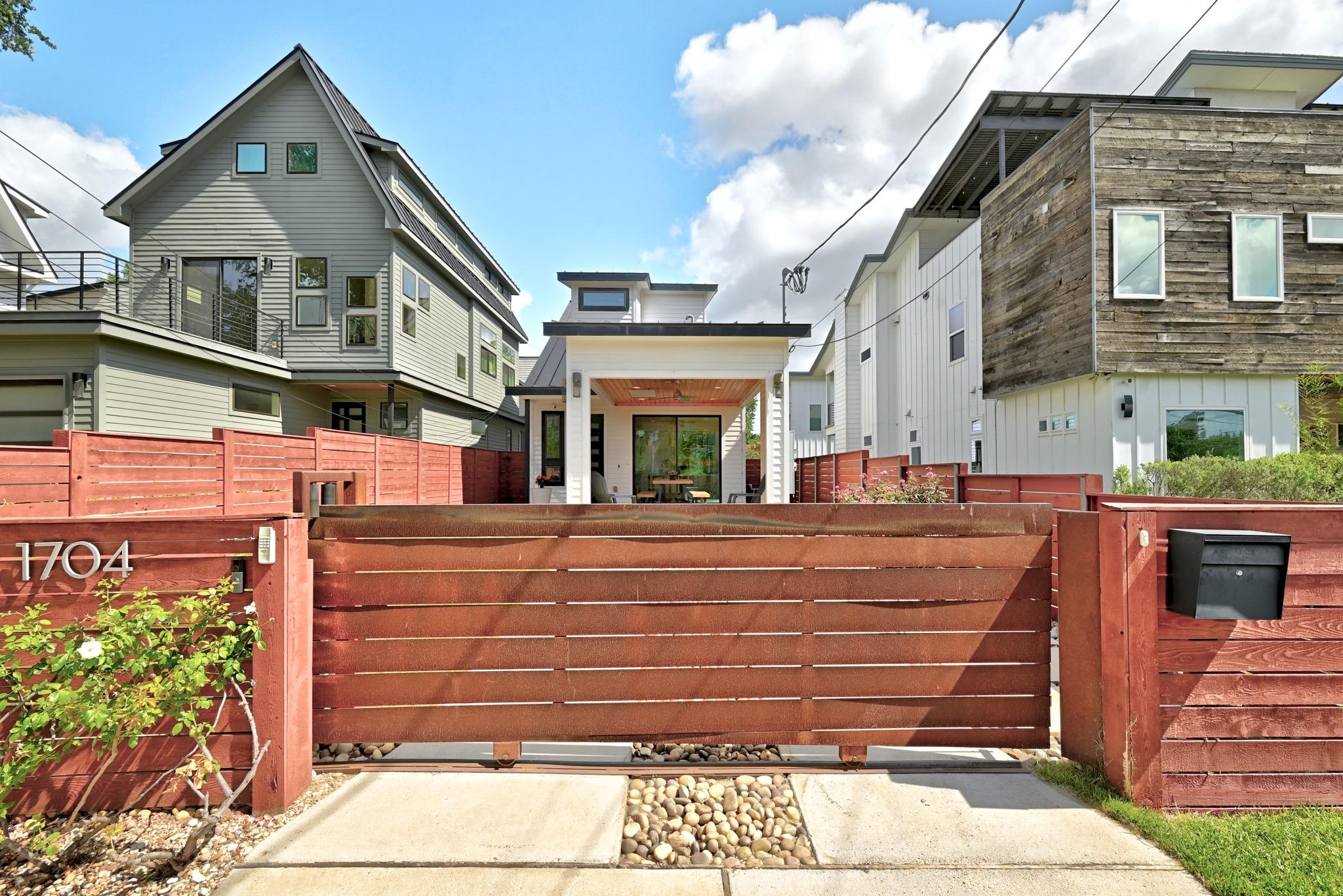 1704 13th ST #B — photo 3