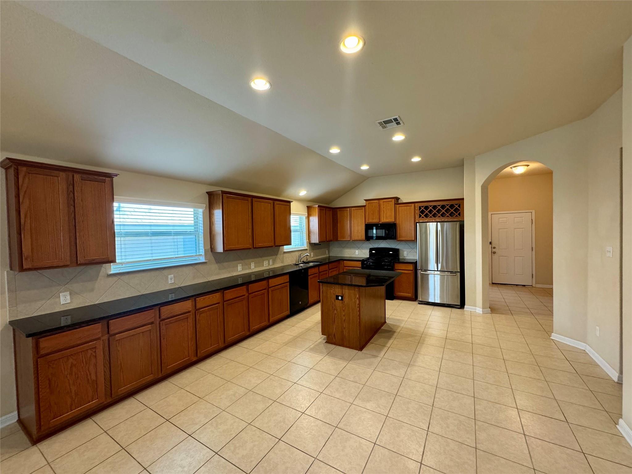 112 Beargrass DR — photo 4