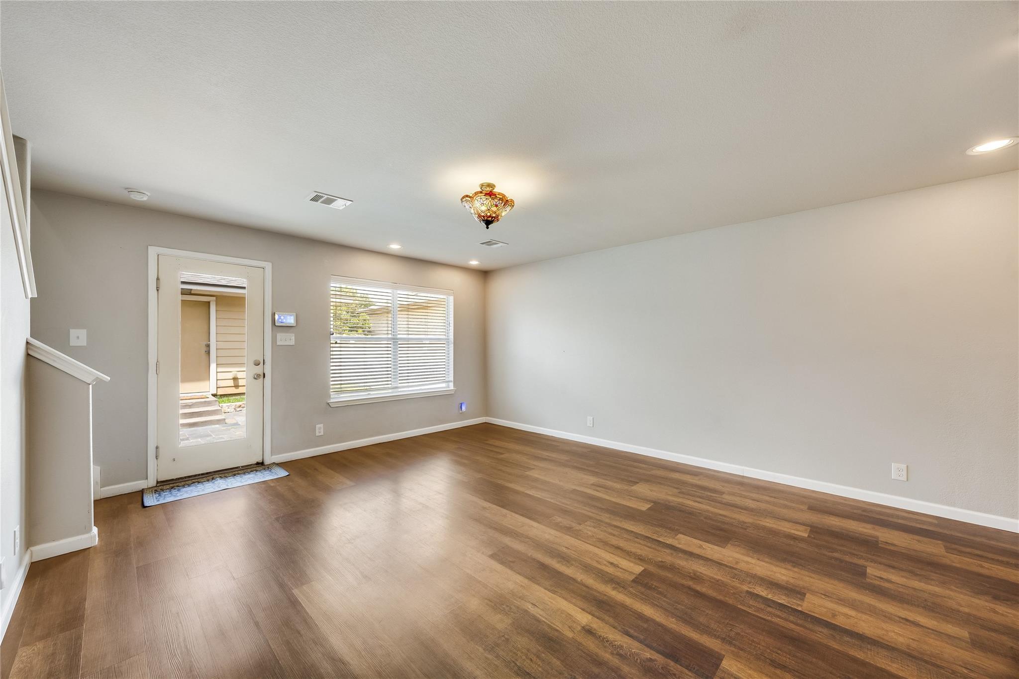 710 Craters of the Moon BLVD — photo 3