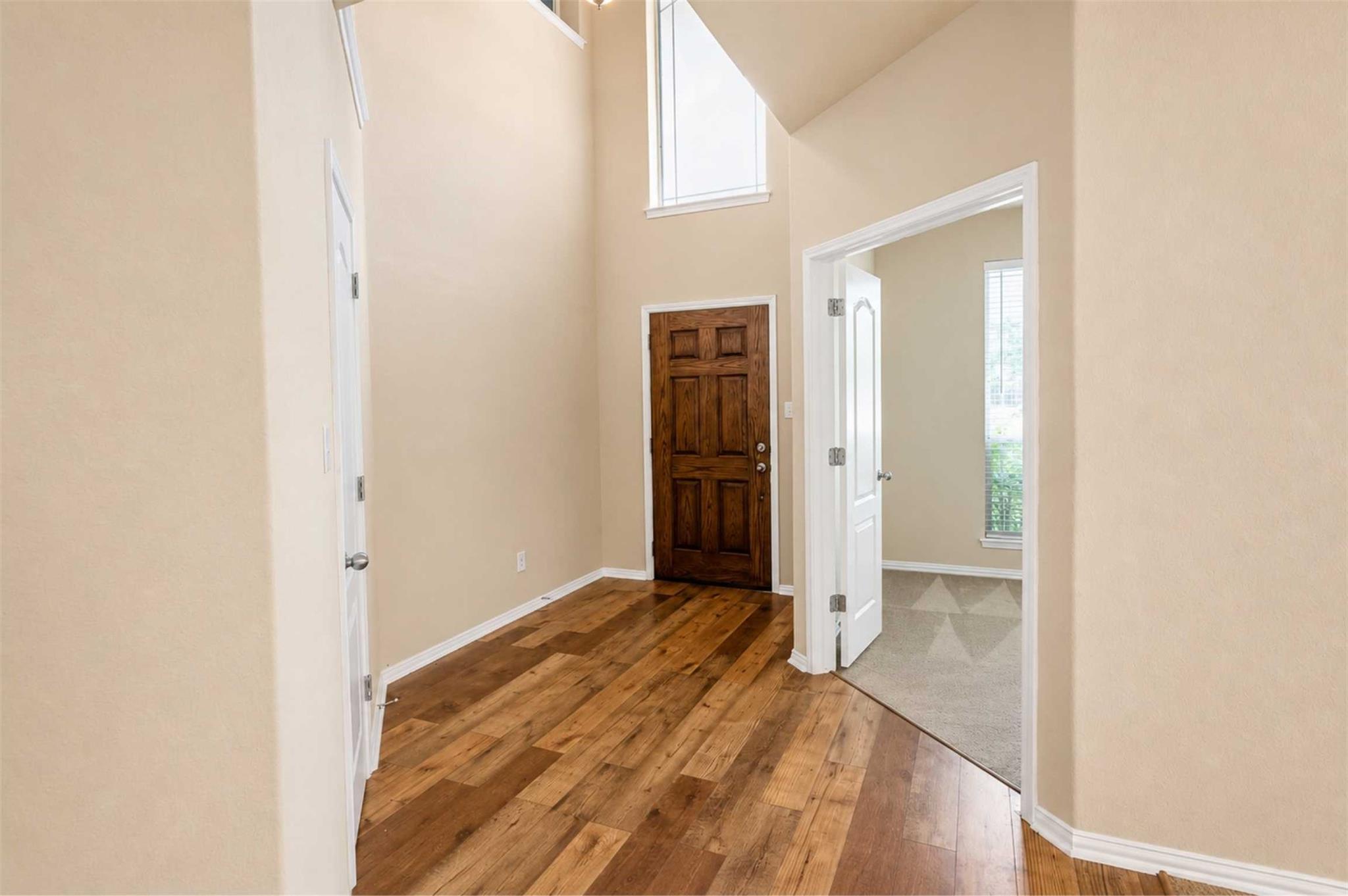 2070 Intrepid DR — photo 3