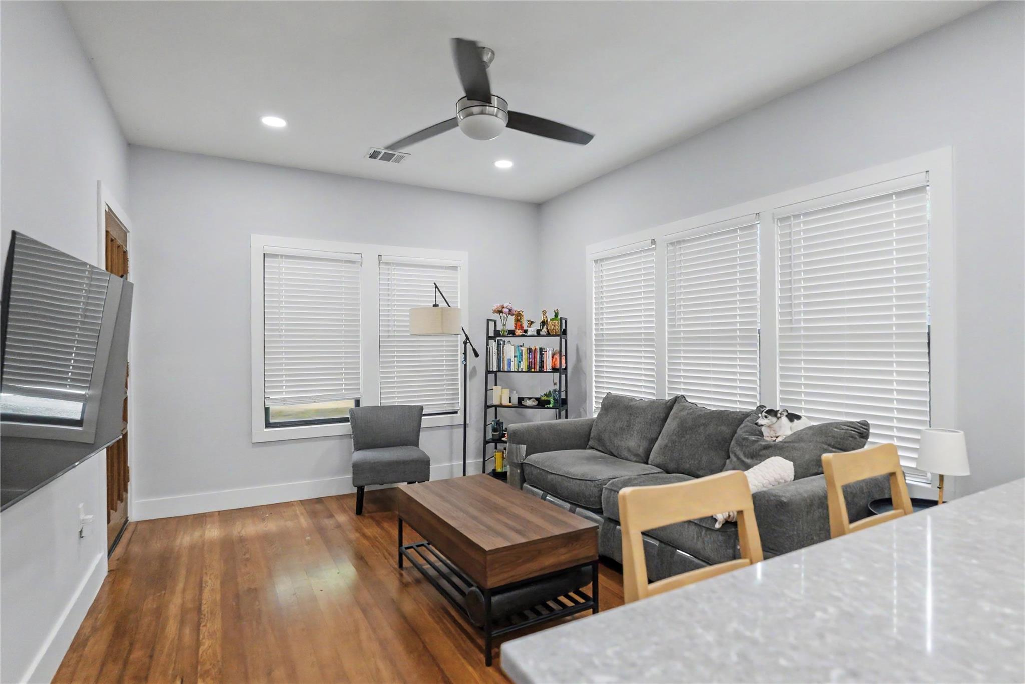 2506 Cesar Chavez ST — photo 3