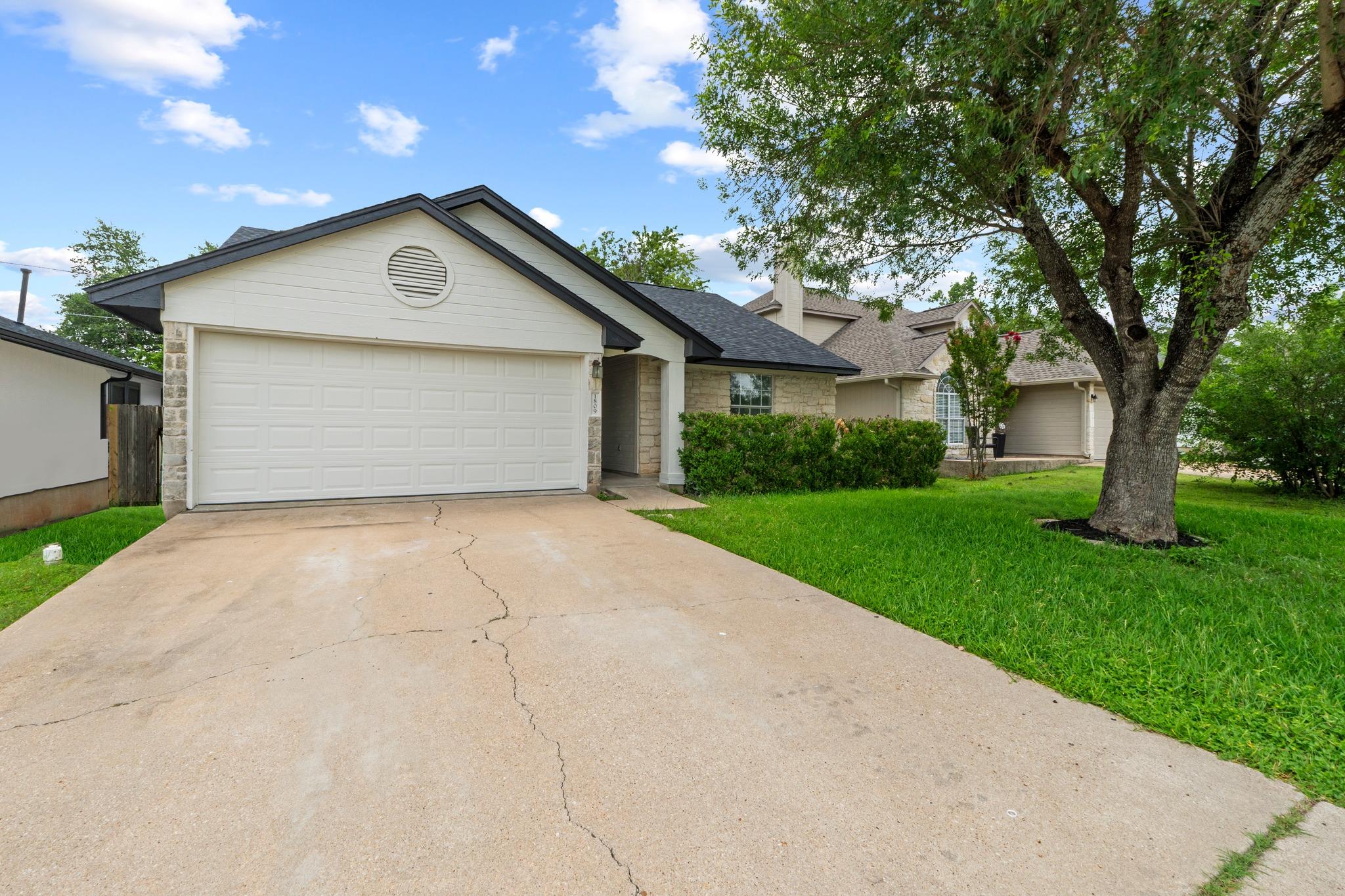 1809 Taron CV — photo 3