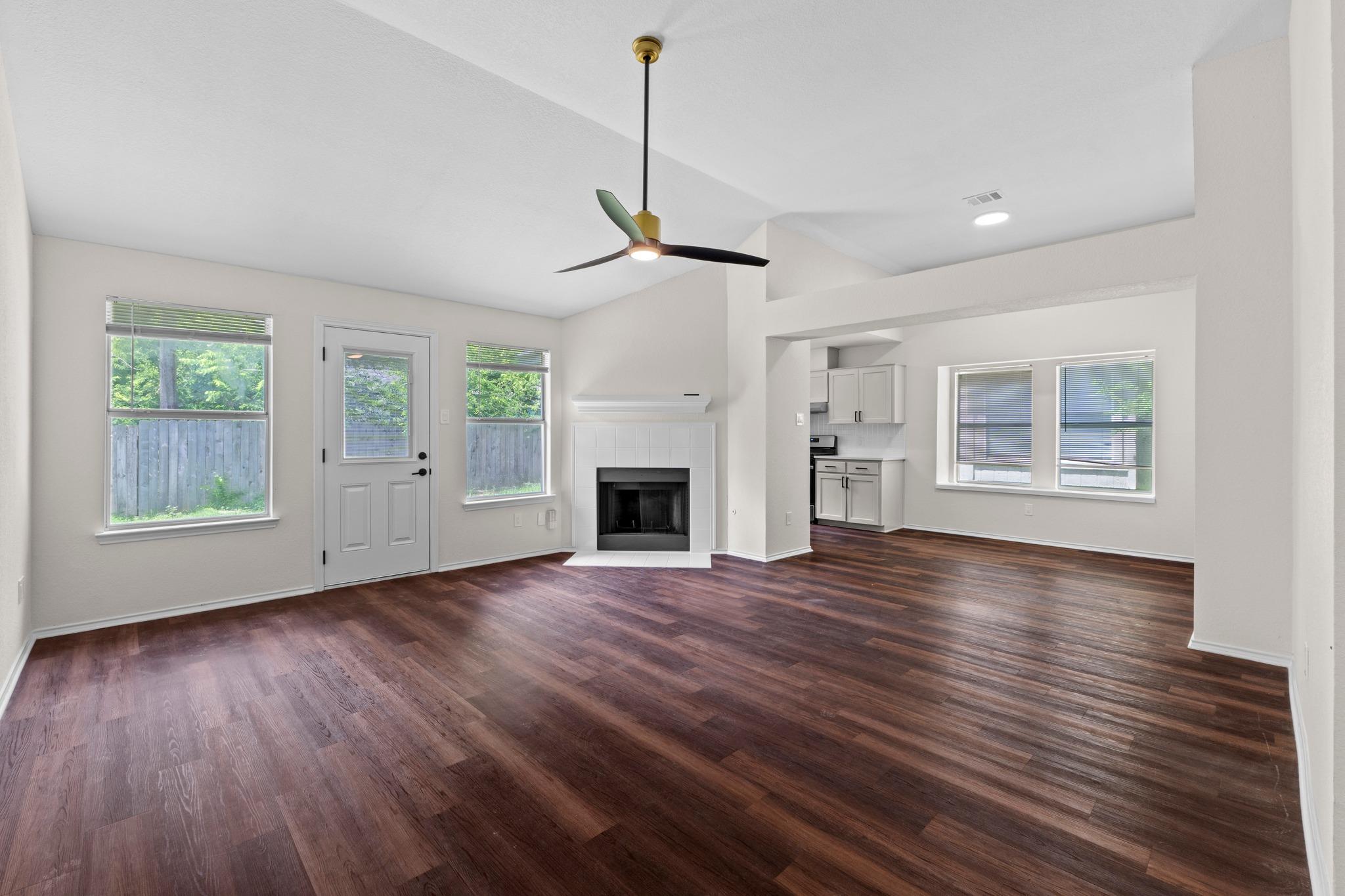 1809 Taron CV — photo 5
