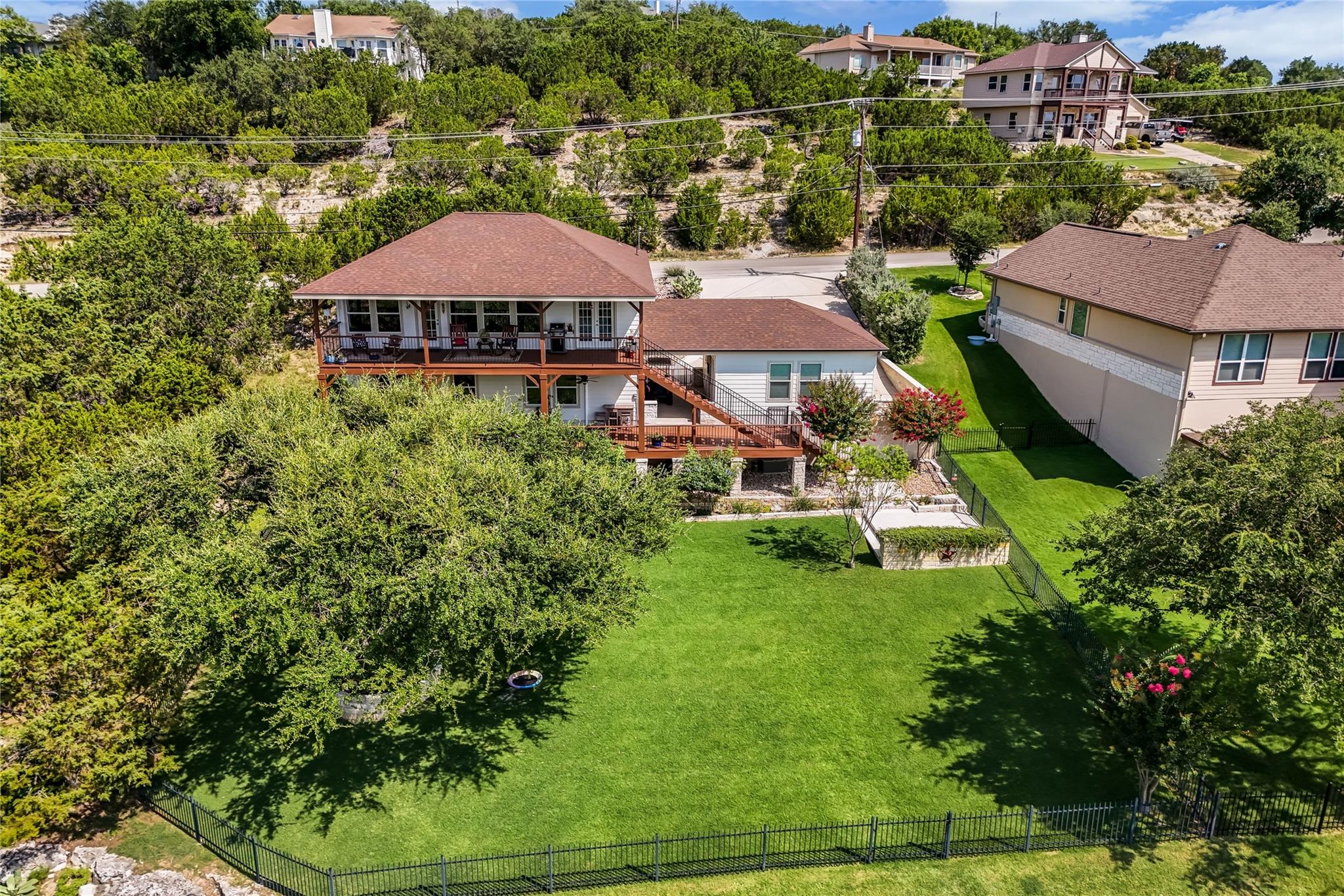 5200 Arrowhead DR — photo 3